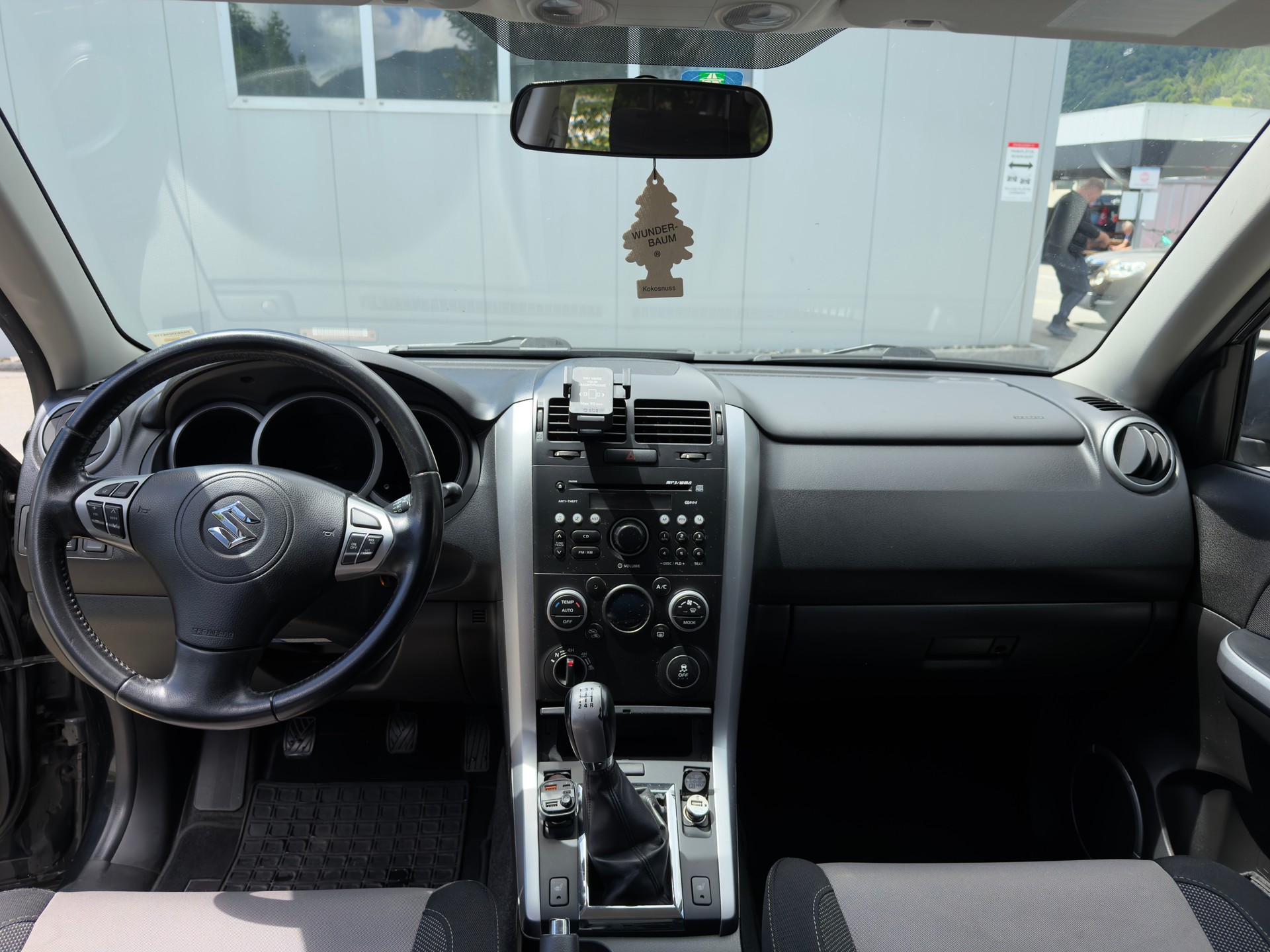 SUZUKI Grand Vitara 2.4 VVT GL Top Indigo 4x4-image-5