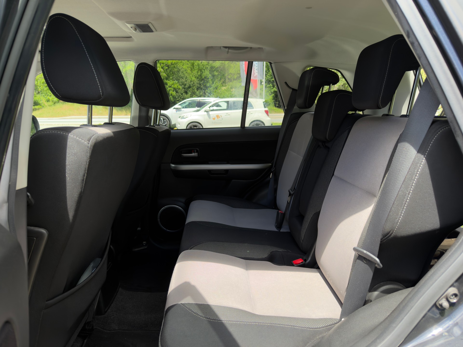 SUZUKI Grand Vitara 2.4 VVT GL Top Indigo 4x4-image-7