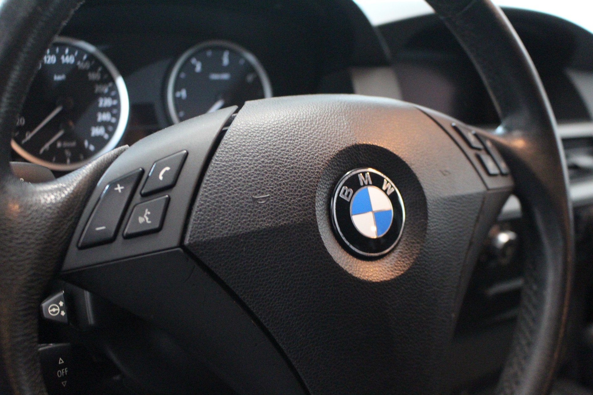 BMW 525d Touring-image-13