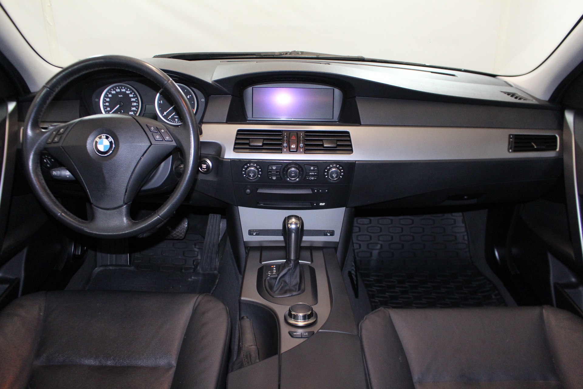 BMW 525d Touring-image-12