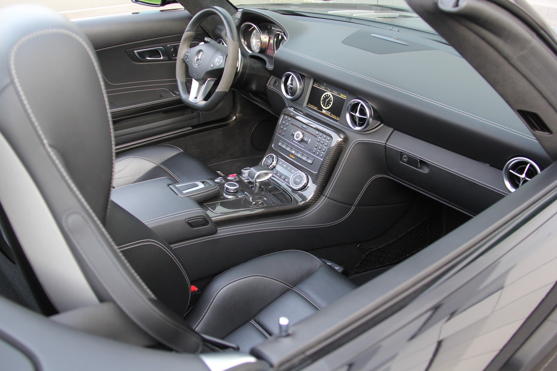 MERCEDES-BENZ SLS 63 AMG Speedshift-image-7