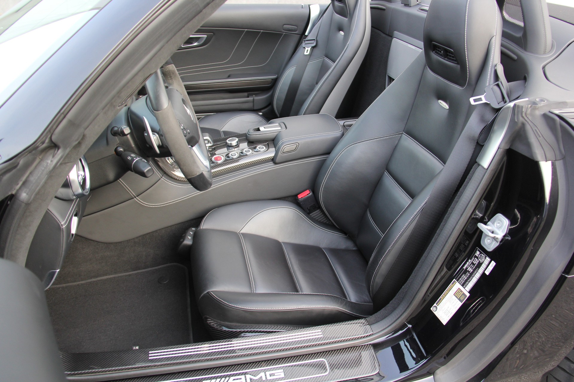 MERCEDES-BENZ SLS 63 AMG Speedshift-image-6