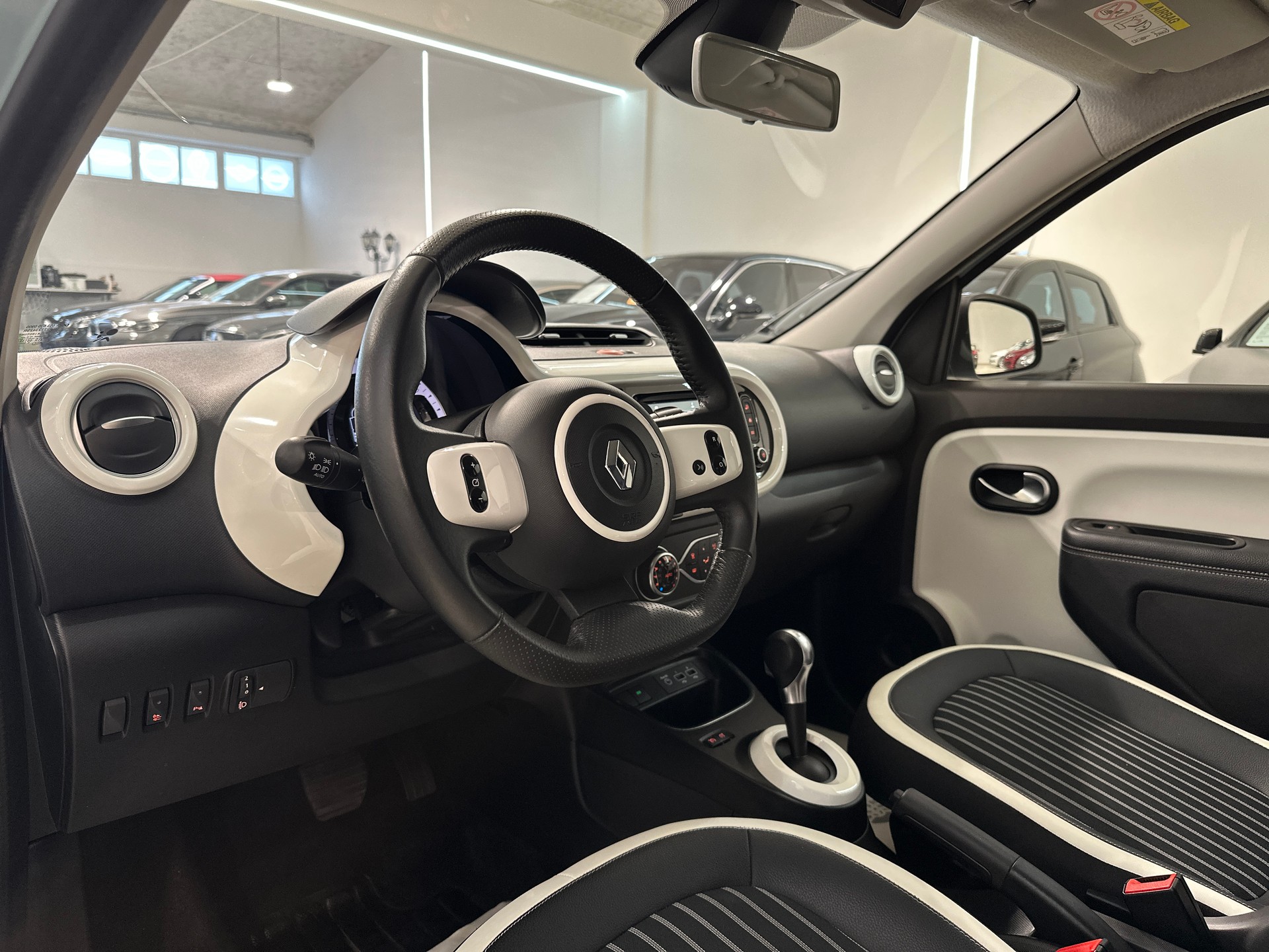 RENAULT Twingo Electric Techno-image-1