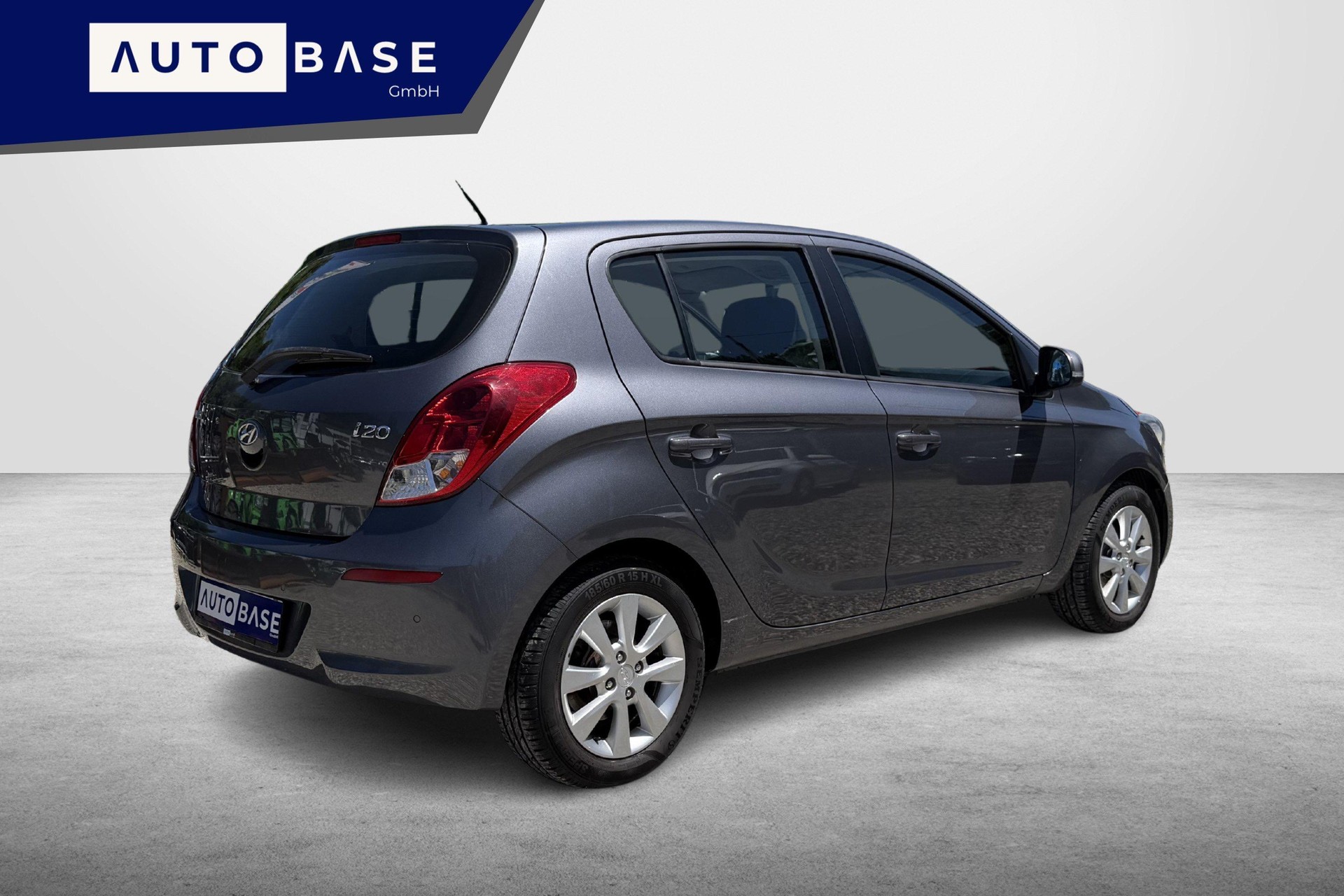 HYUNDAI i20 1.4 Amplia Automatic-image-4