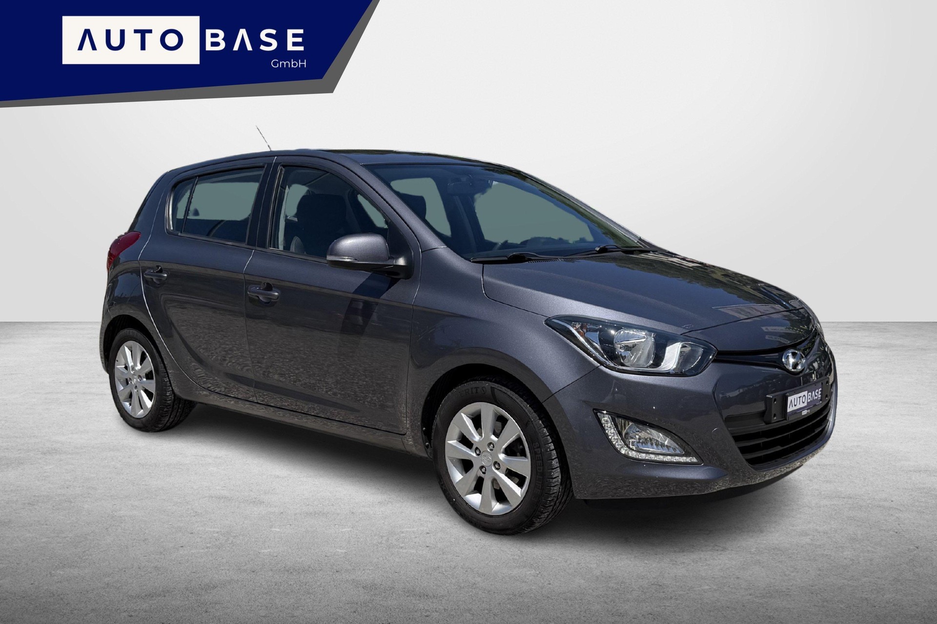 HYUNDAI i20 1.4 Amplia Automatic-image-6