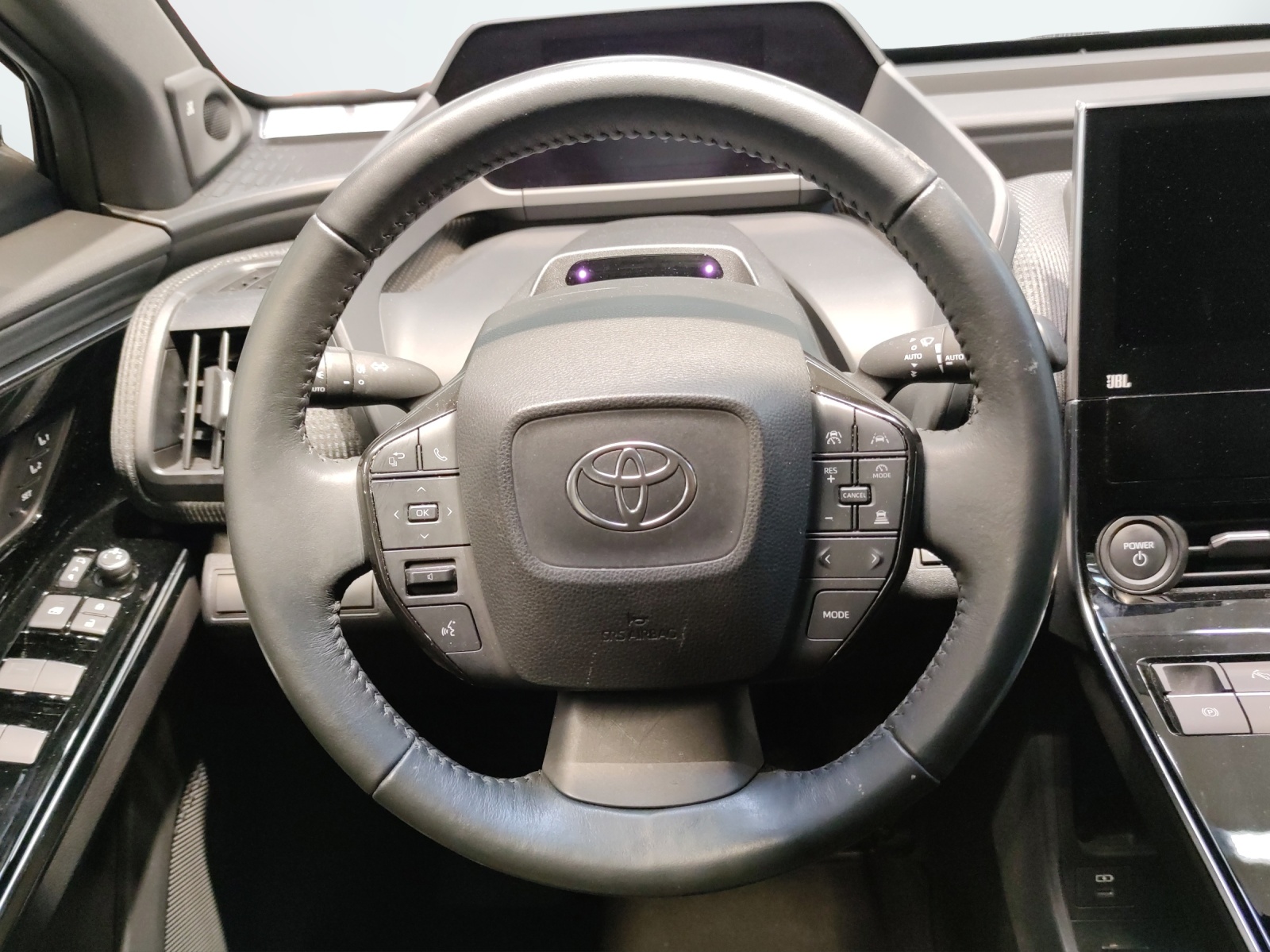 TOYOTA bZ4X 6.6 kw OBC Premium AWD-image-12