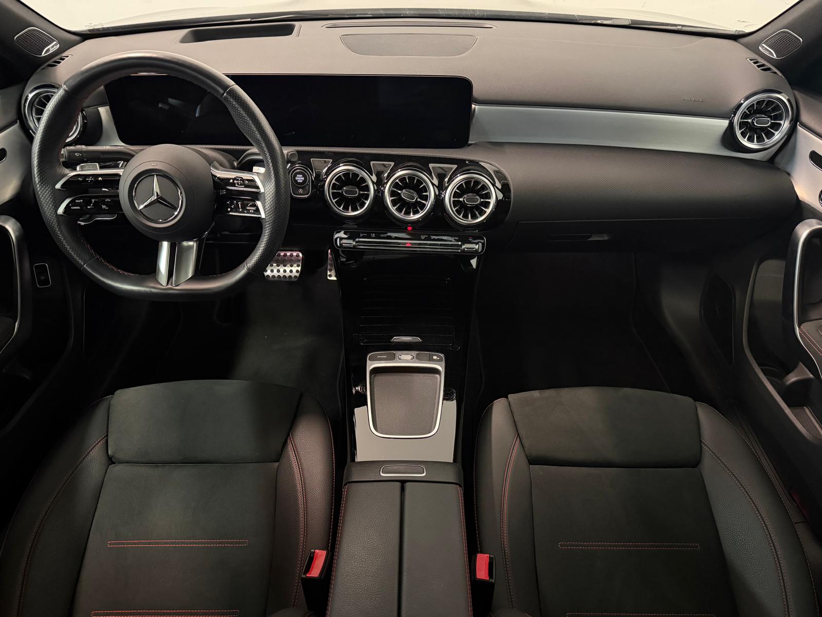 MERCEDES-BENZ A 220 4Matic 8G-DCT-image-18