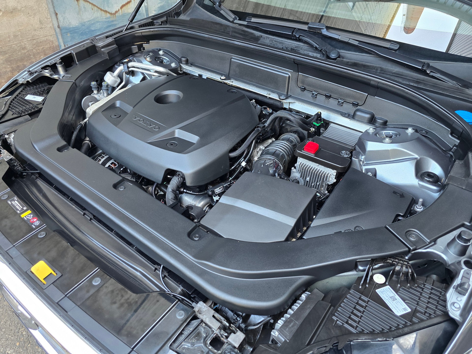 VOLVO Volvo XC60 2.0 T6 Inscription AWD-image-28