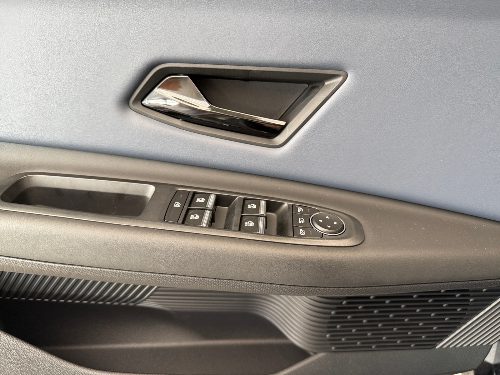NISSAN Micra 52kWh Evolve-image-10