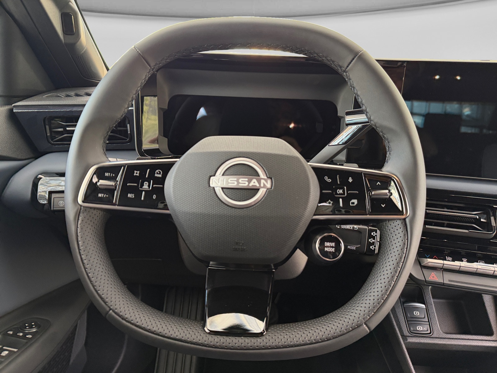 NISSAN Micra 52kWh Evolve-image-12