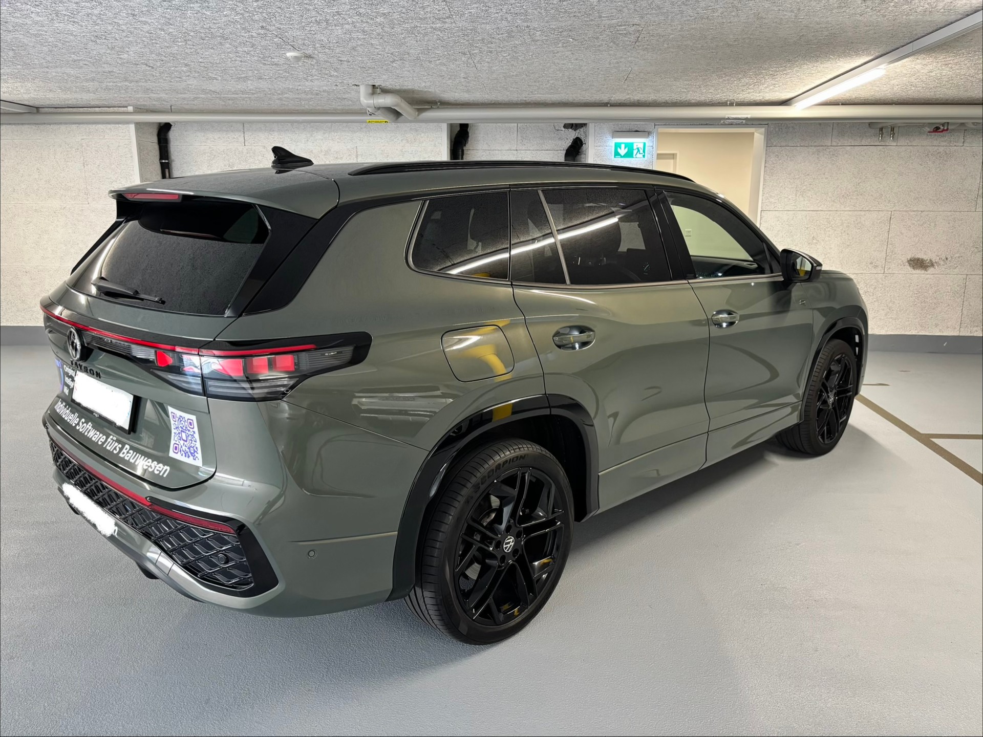 VW 2.0 TSI R-Line United DSG 4motion-image-2