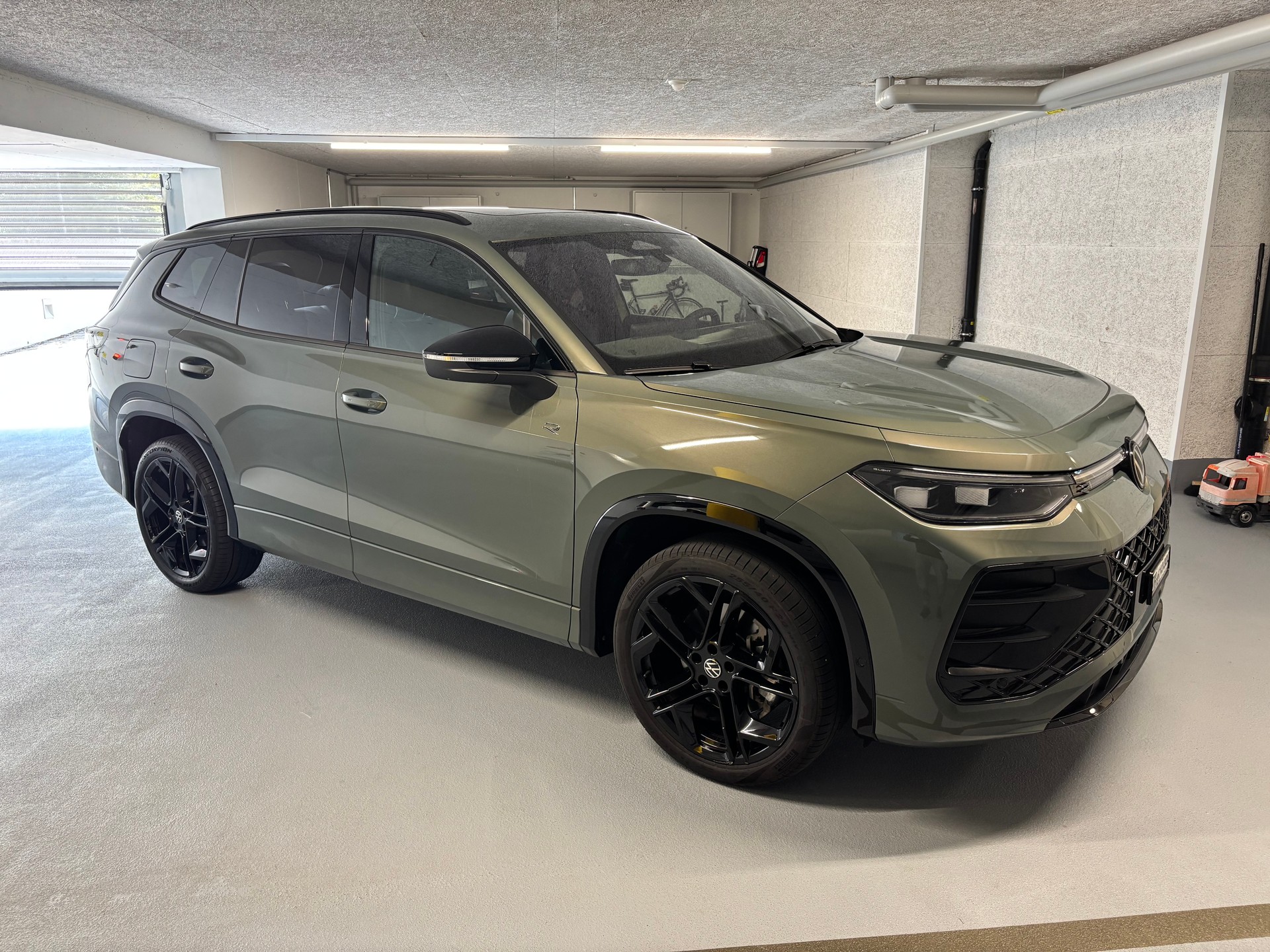 VW 2.0 TSI R-Line United DSG 4motion-image-0