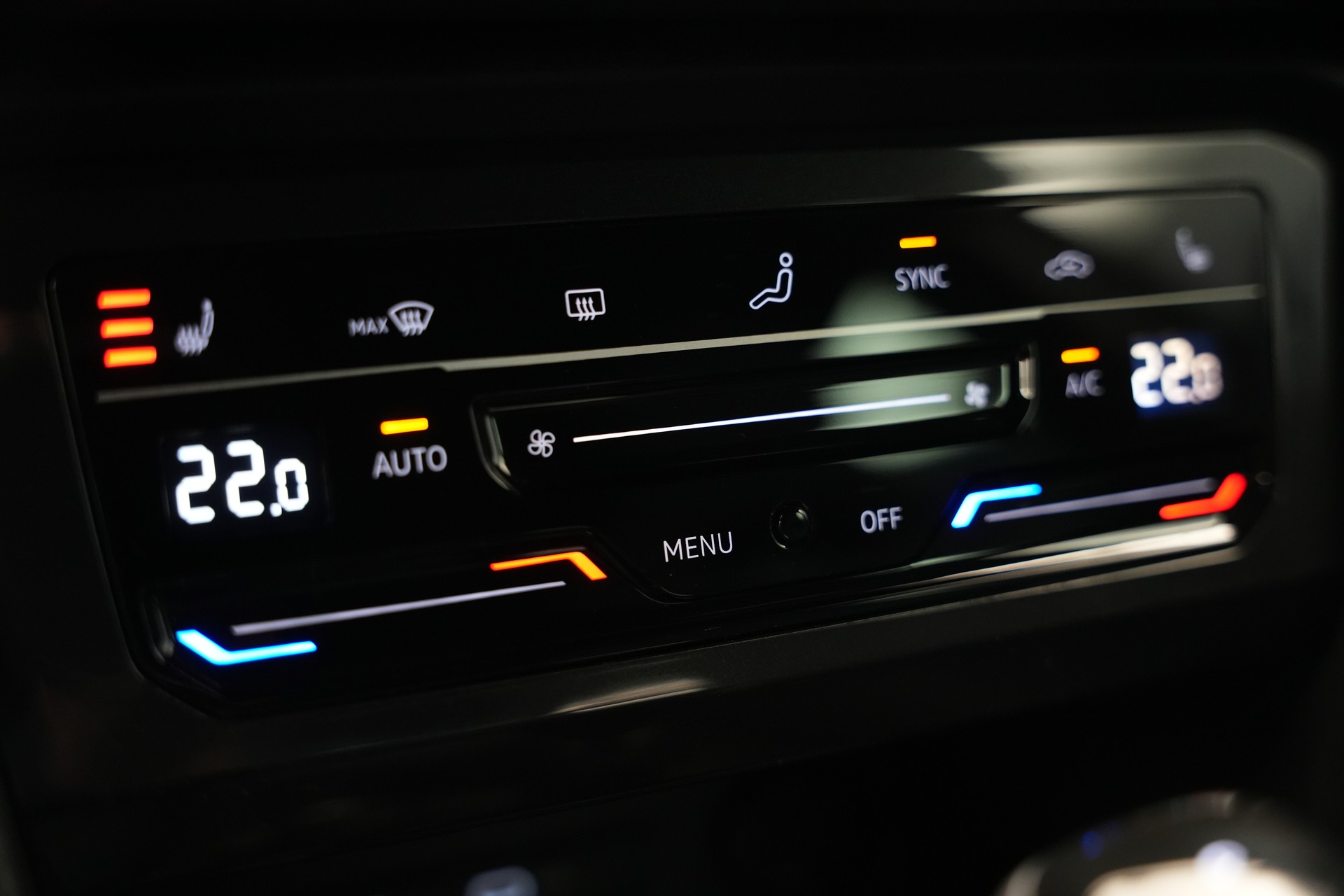 VW Tiguan 2.0TSI R 4Motion DSG *CH-Fahrzeug* *AHK*-image-29