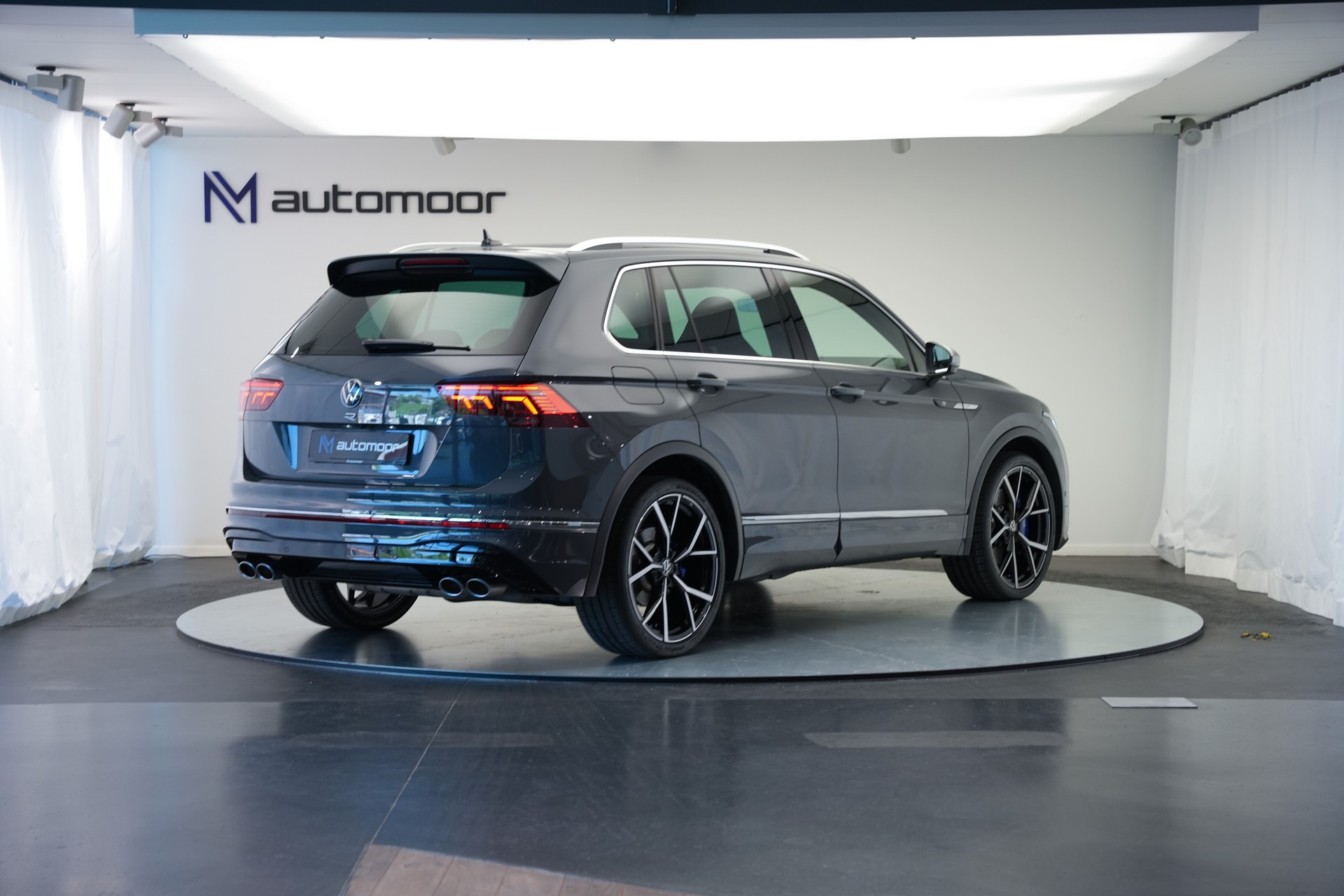 VW Tiguan 2.0TSI R 4Motion DSG *CH-Fahrzeug* *AHK*-image-4
