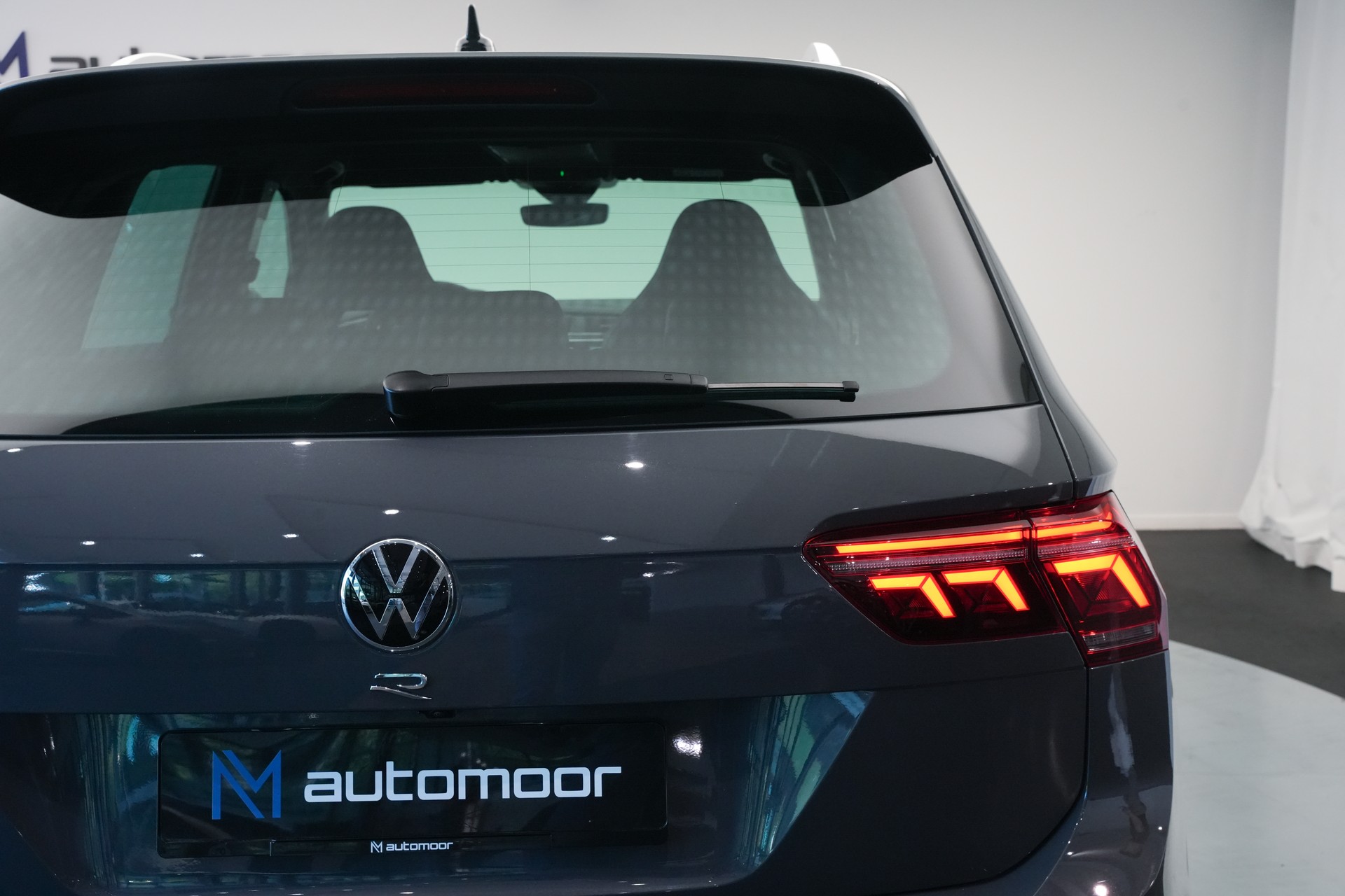 VW Tiguan 2.0TSI R 4Motion DSG *CH-Fahrzeug* *AHK*-image-38