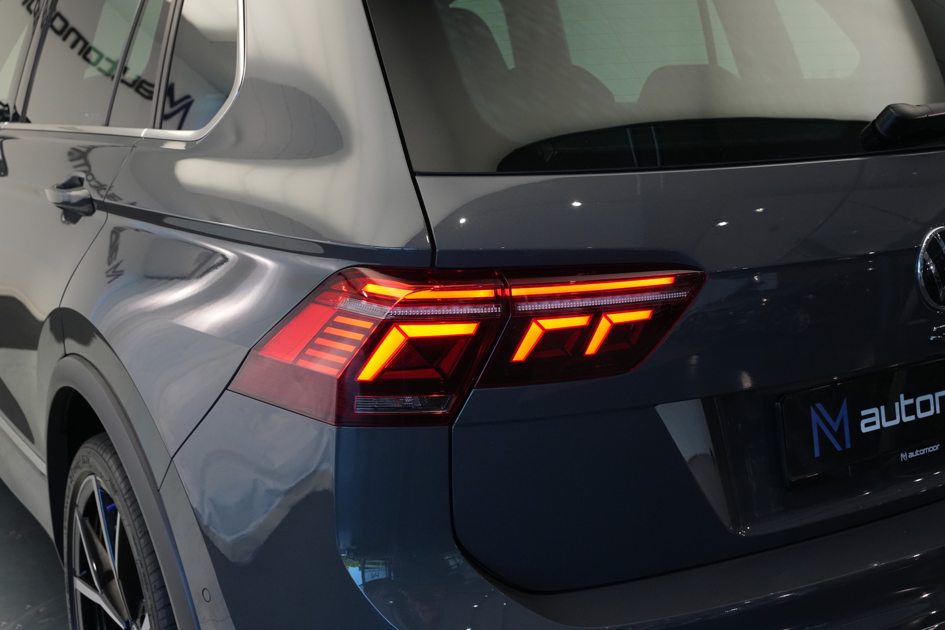 VW Tiguan 2.0TSI R 4Motion DSG *CH-Fahrzeug* *AHK*-image-36