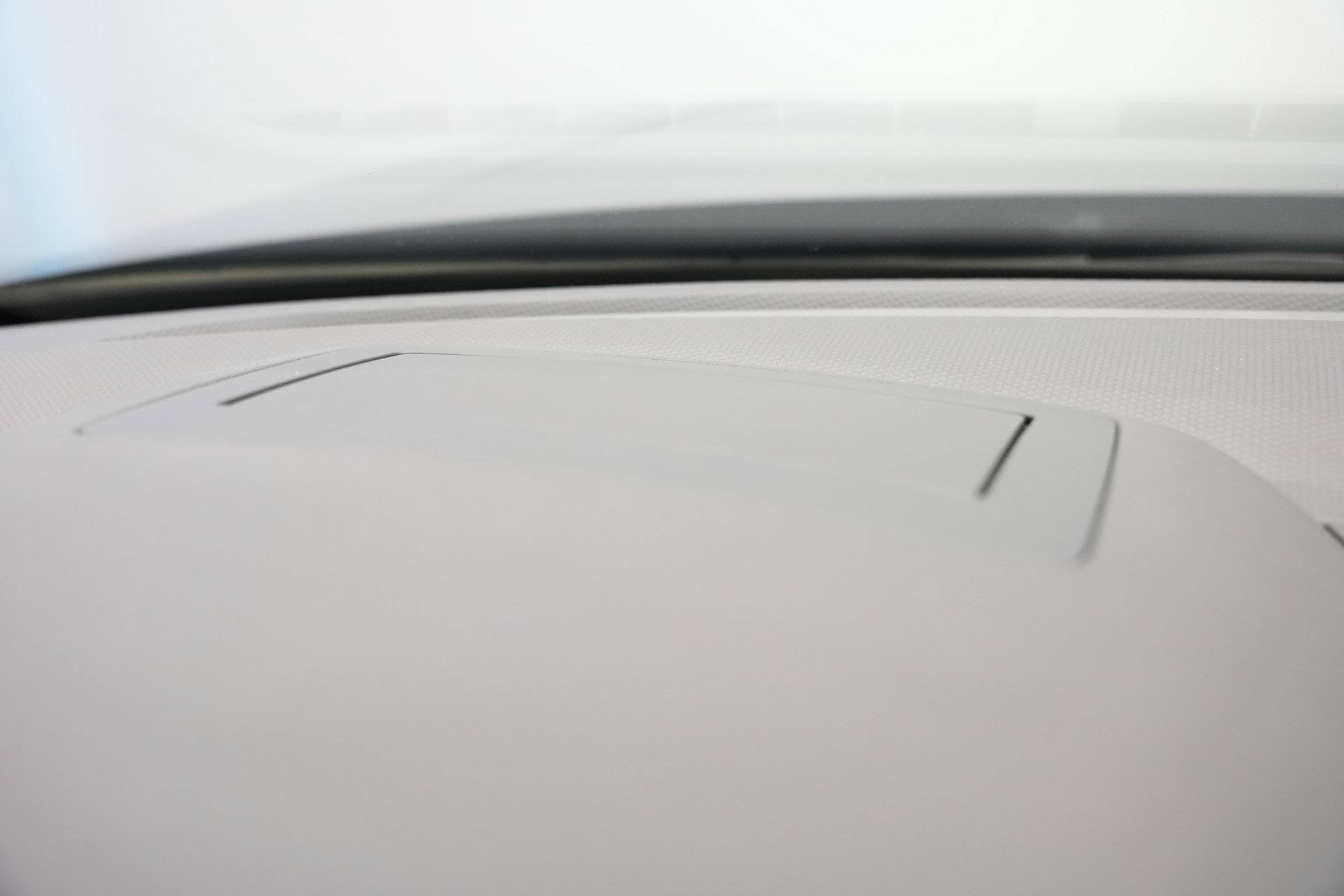 VW Tiguan 2.0TSI R 4Motion DSG *CH-Fahrzeug* *AHK*-image-25
