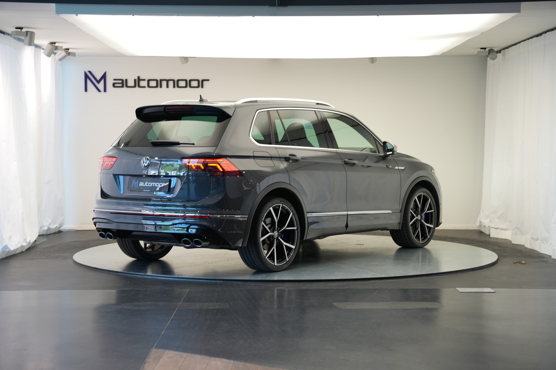 VW Tiguan 2.0TSI R 4Motion DSG *CH-Fahrzeug* *AHK*-image-4