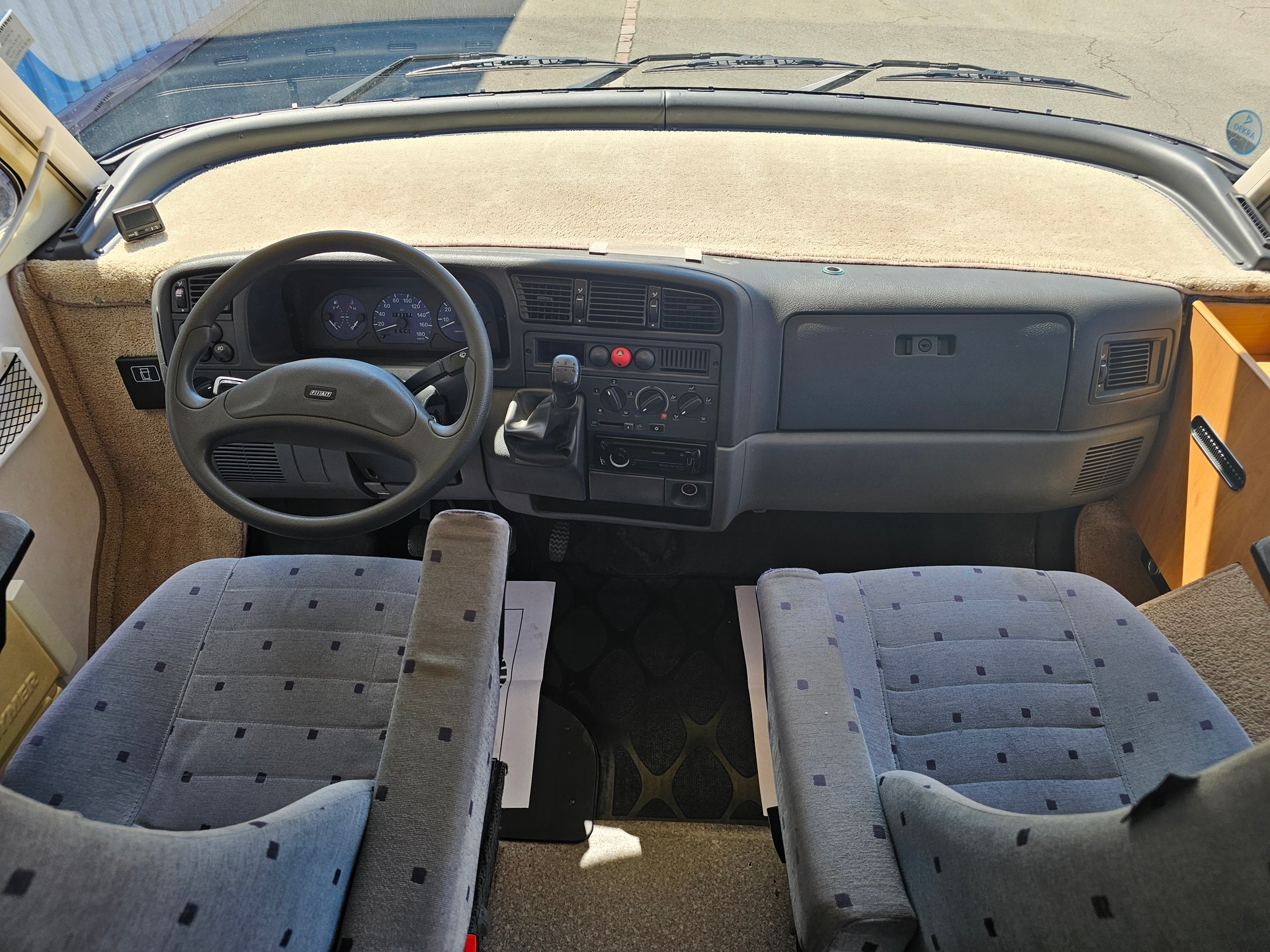 HYMER B 524-image-15