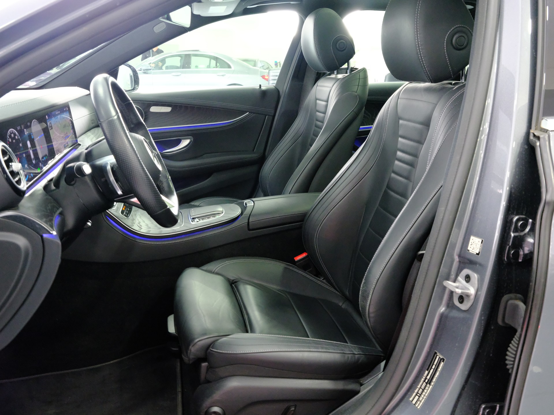 MERCEDES-BENZ E 450 AMG Line 4Matic 9G-Tronic-image-10