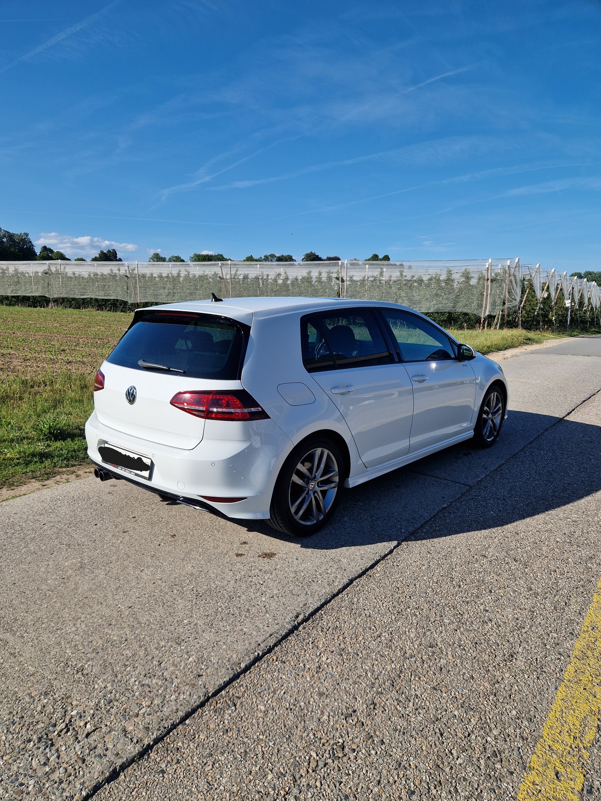 VW 1.4 TSI ACT R-Line Design DSG-image-2