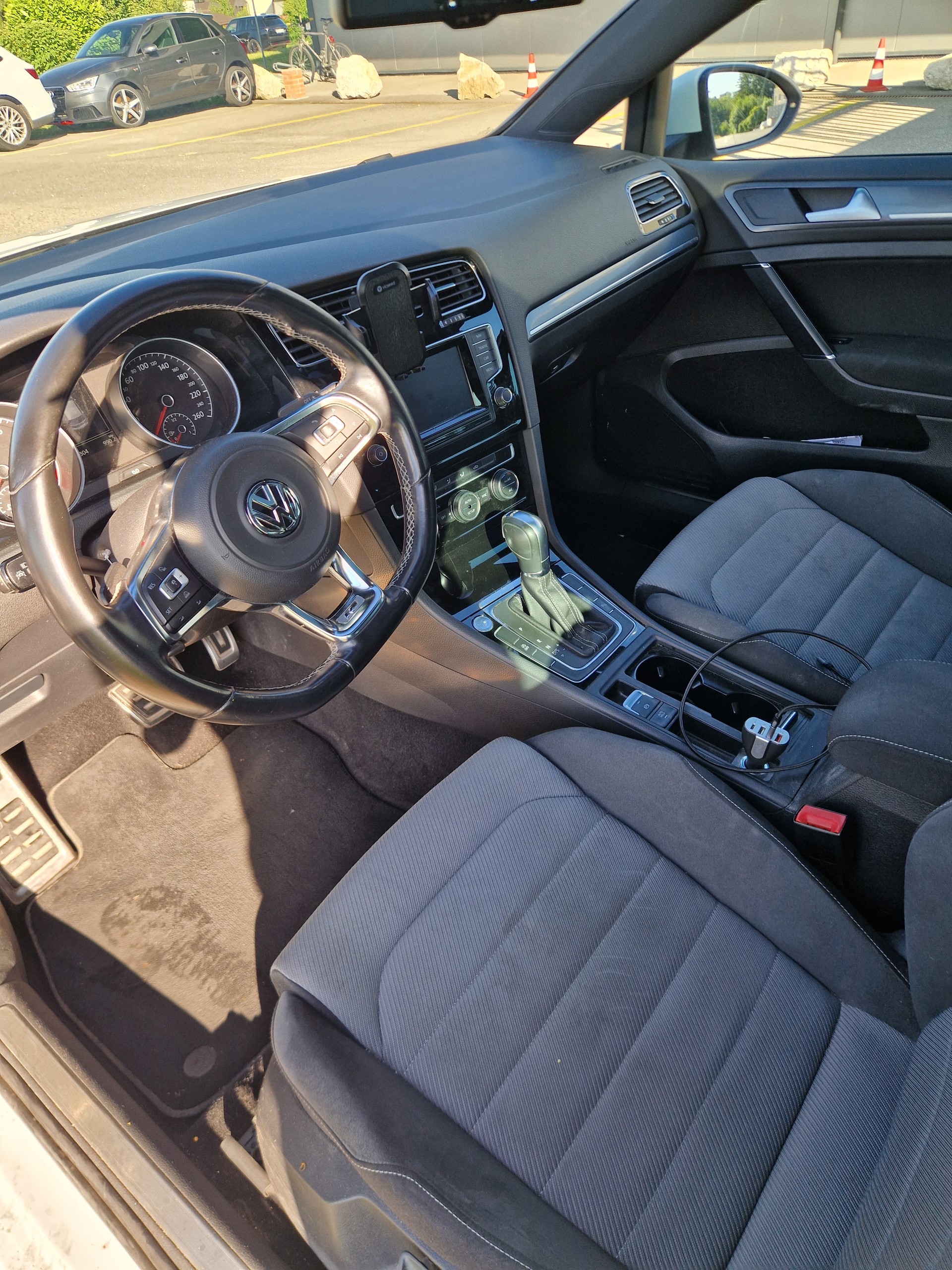 VW 1.4 TSI ACT R-Line Design DSG-image-3