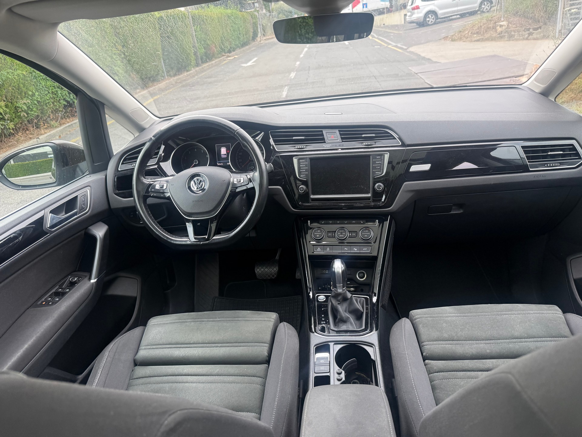 VW Touran 1.4 TSI BlueMotion Technology Highline DSG-image-9