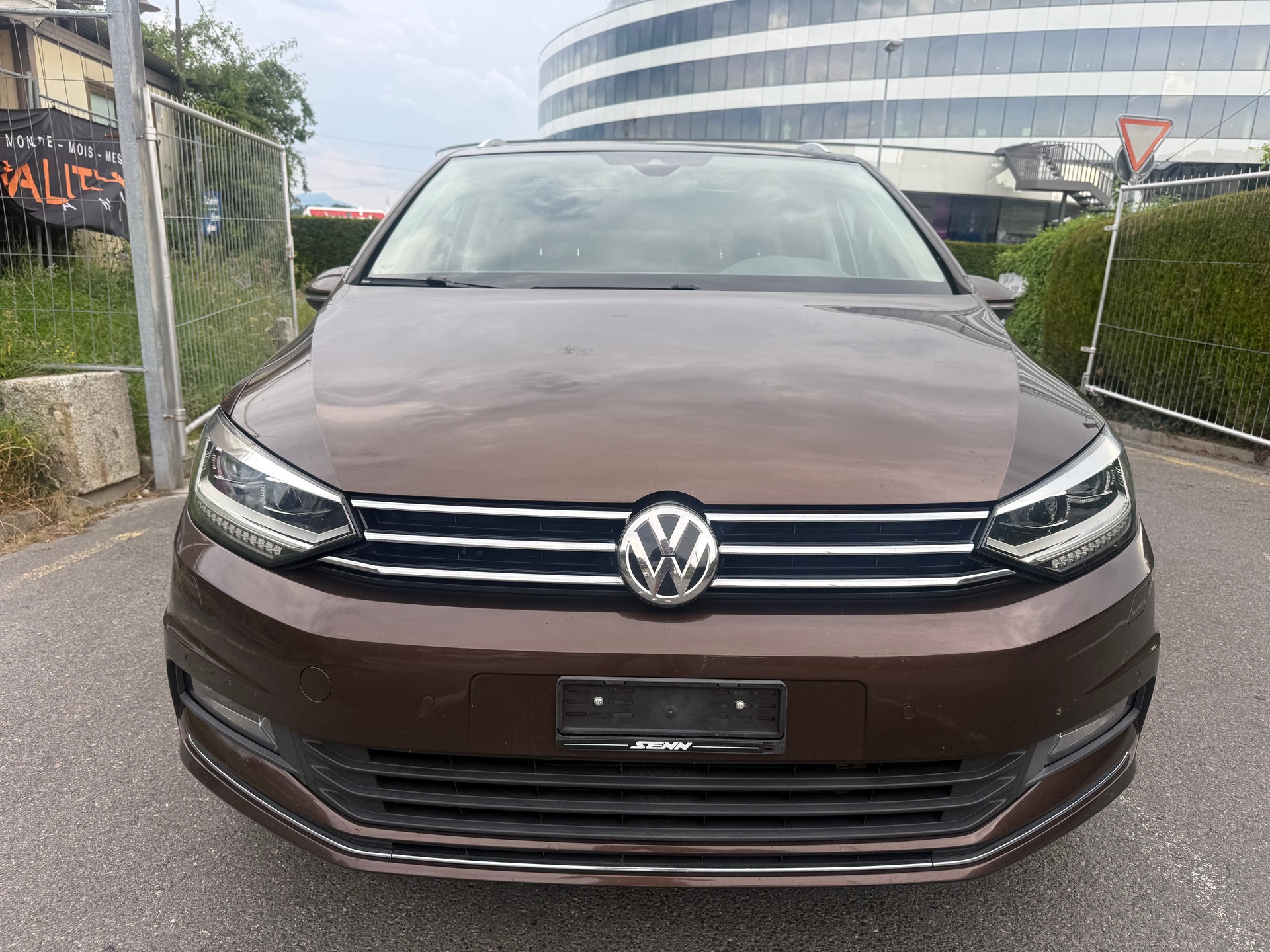 VW Touran 1.4 TSI BlueMotion Technology Highline DSG-image-1