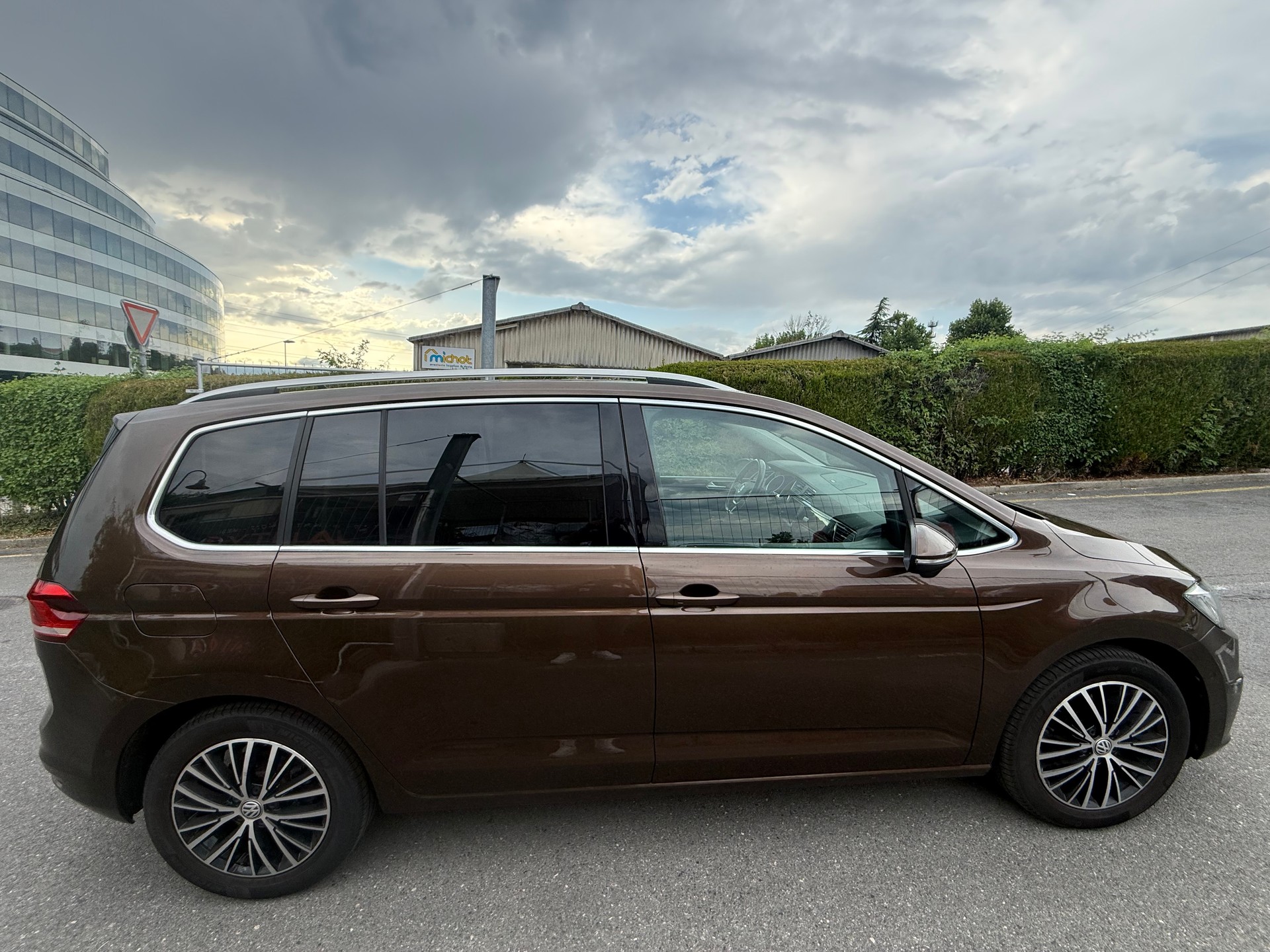 VW Touran 1.4 TSI BlueMotion Technology Highline DSG-image-7