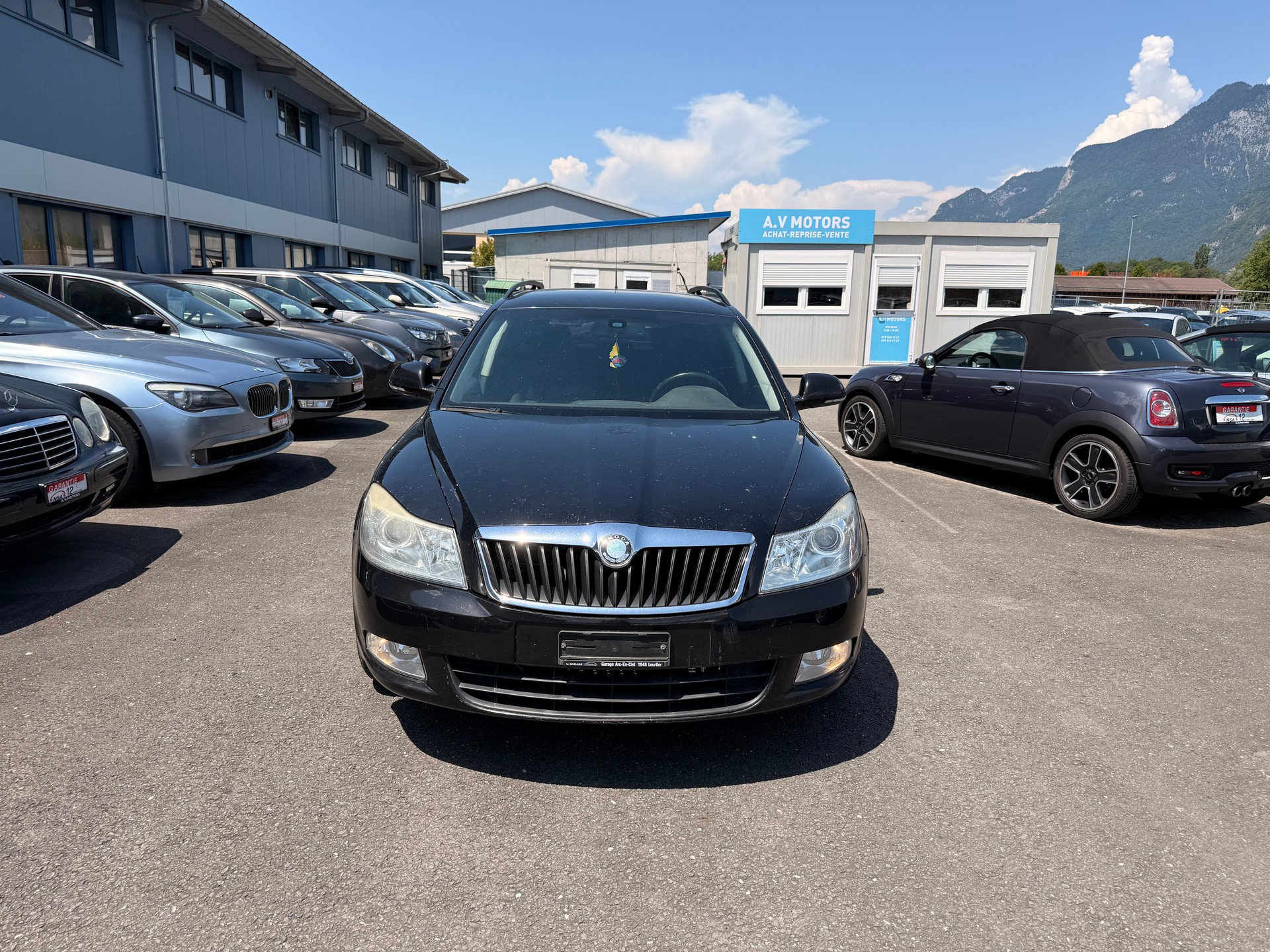 SKODA Octavia Combi 1.9 TDI Swiss Adventure 4x4-image-1