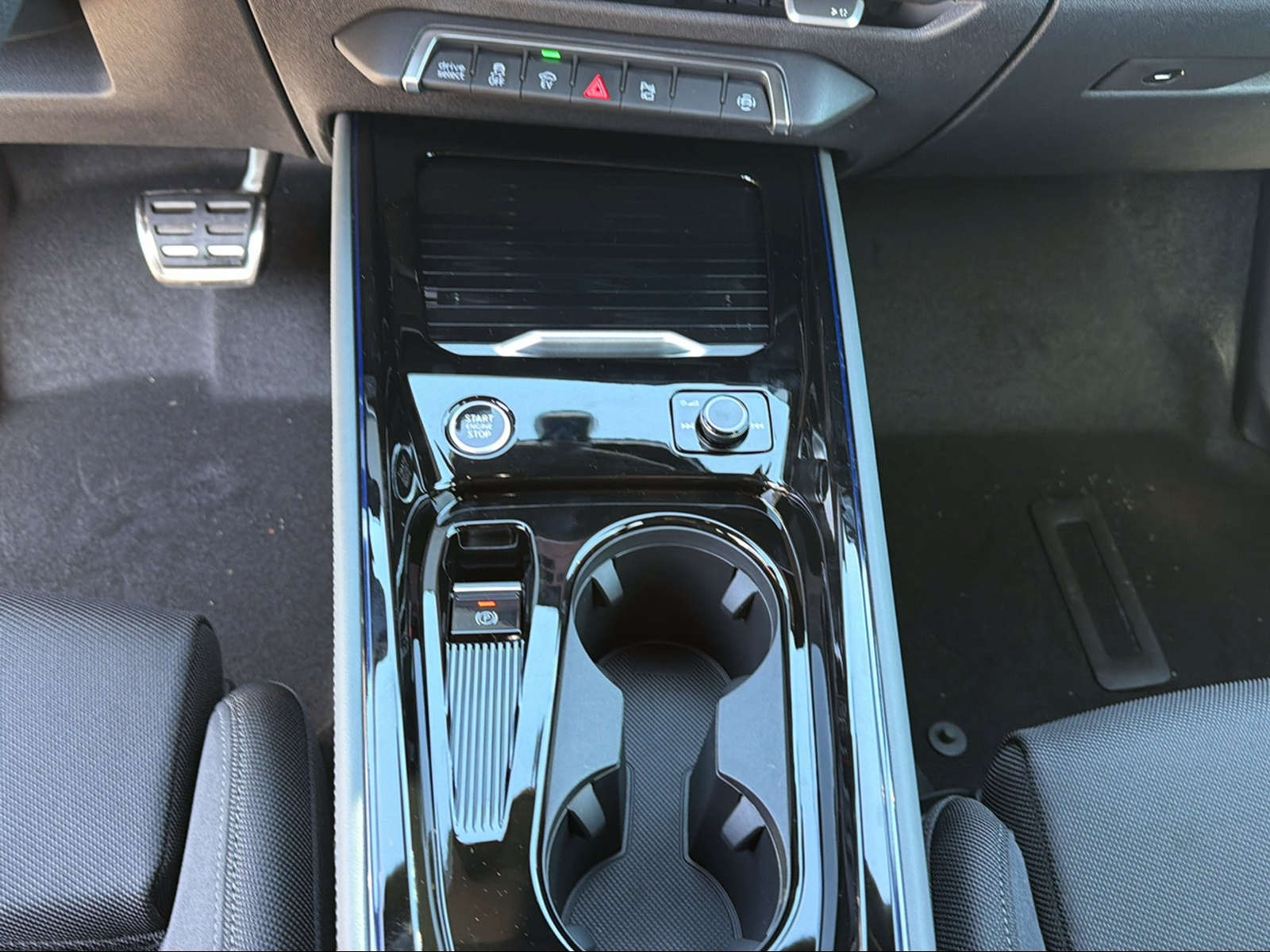 AUDI Q3 Sportback e-hybrid 200 kW S tronig-image-11