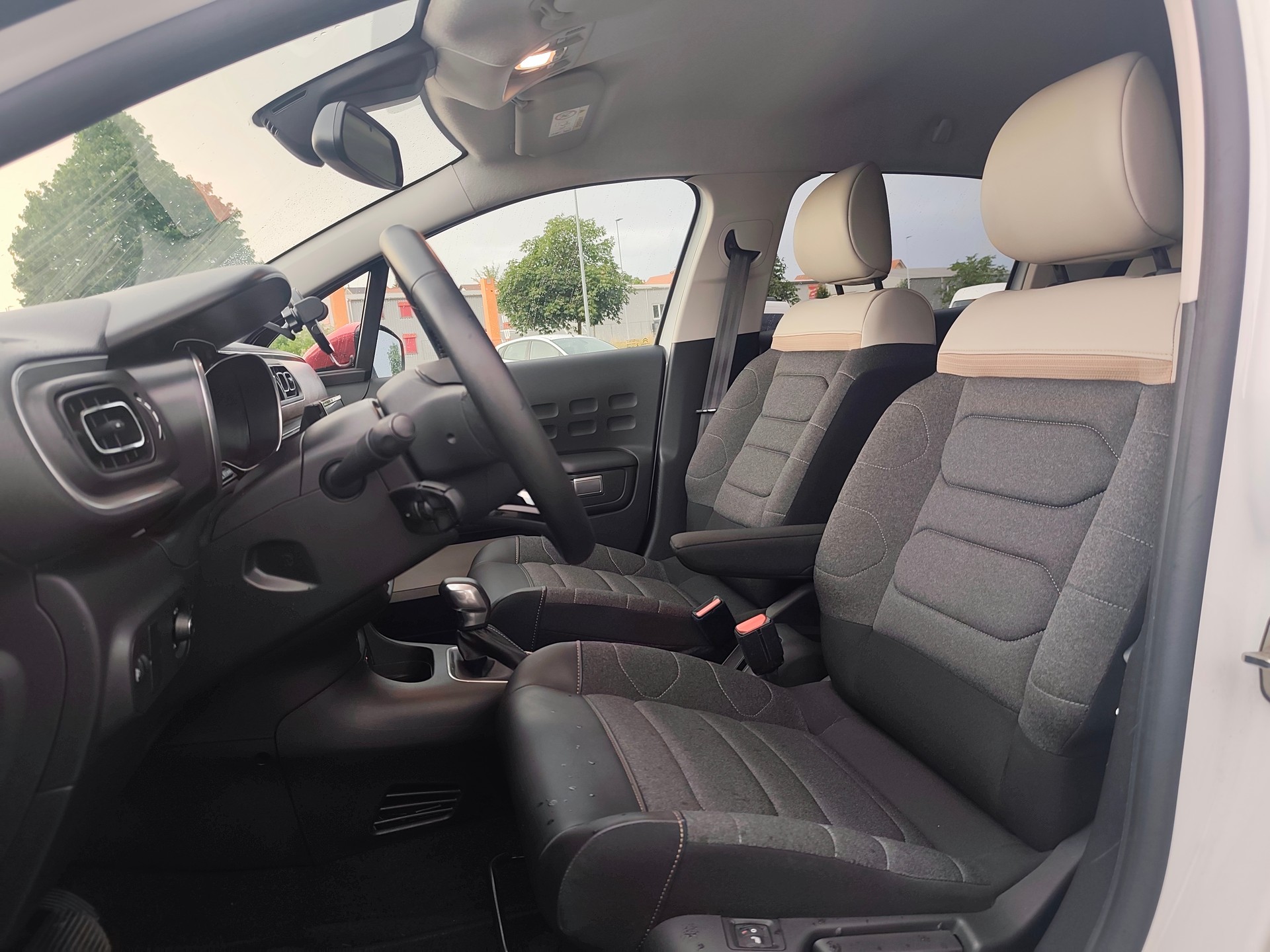 CITROEN 1.2 PureTech Shine-image-5
