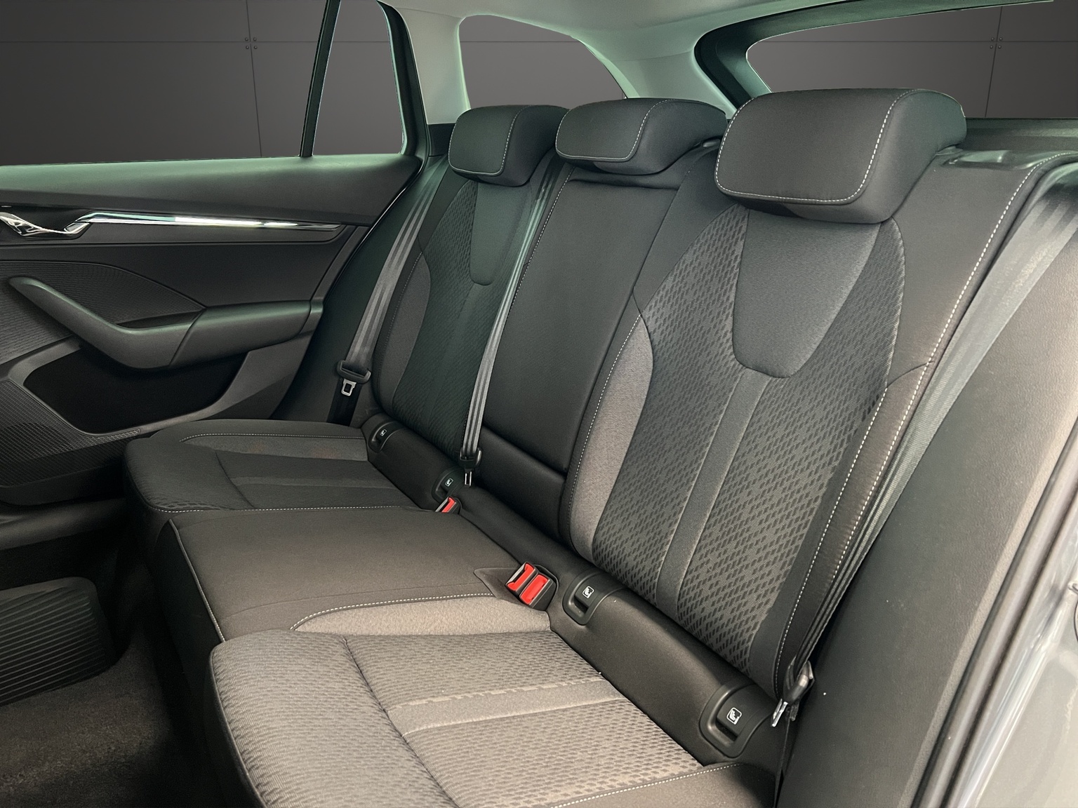 SKODA Octavia Combi 1.5 TSI mHEV DSG Style-image-8