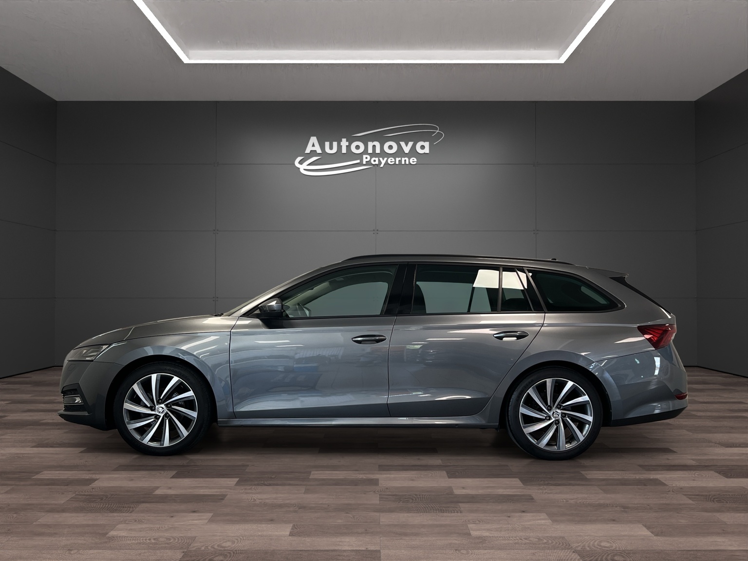 SKODA Octavia Combi 1.5 TSI mHEV DSG Style-image-2