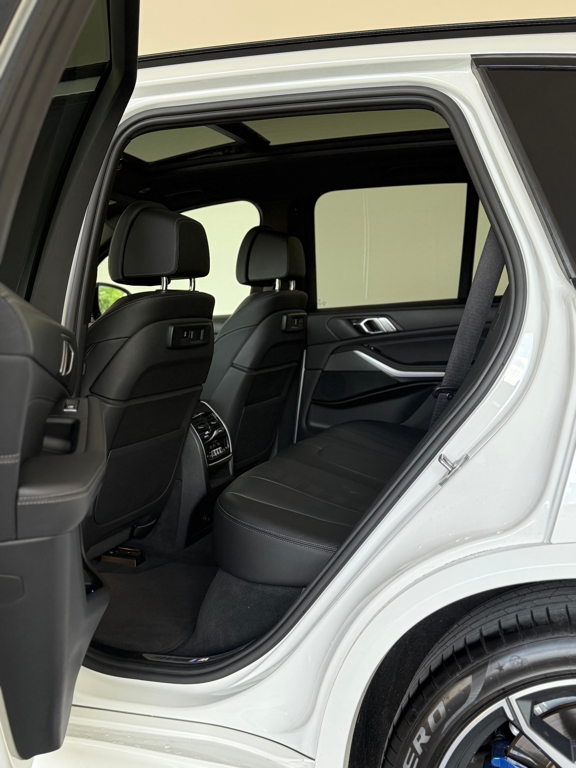 BMW X5 xDrive 48V 40d M Sport Steptronic-image-11