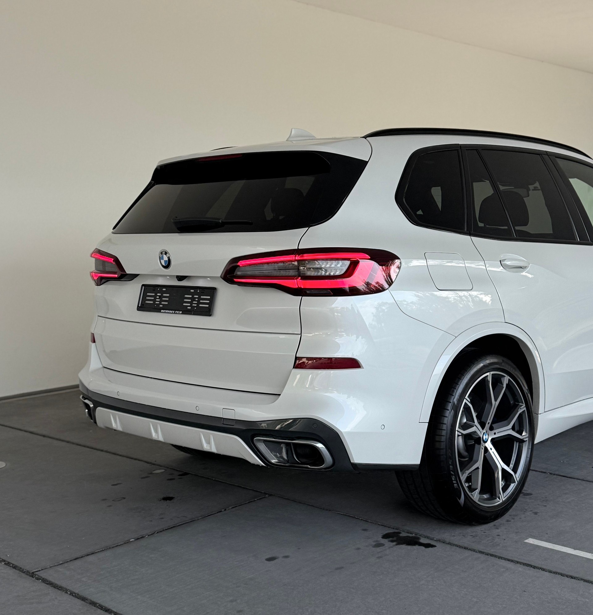 BMW X5 xDrive 48V 40d M Sport Steptronic-image-9