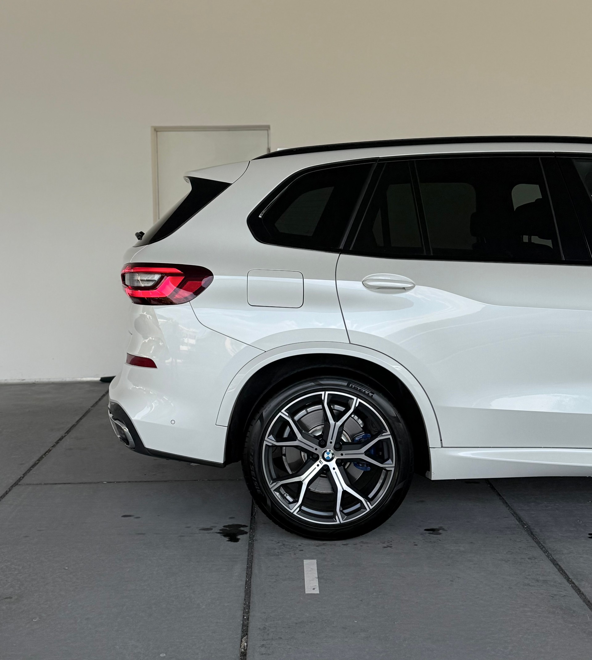 BMW X5 xDrive 48V 40d M Sport Steptronic-image-8
