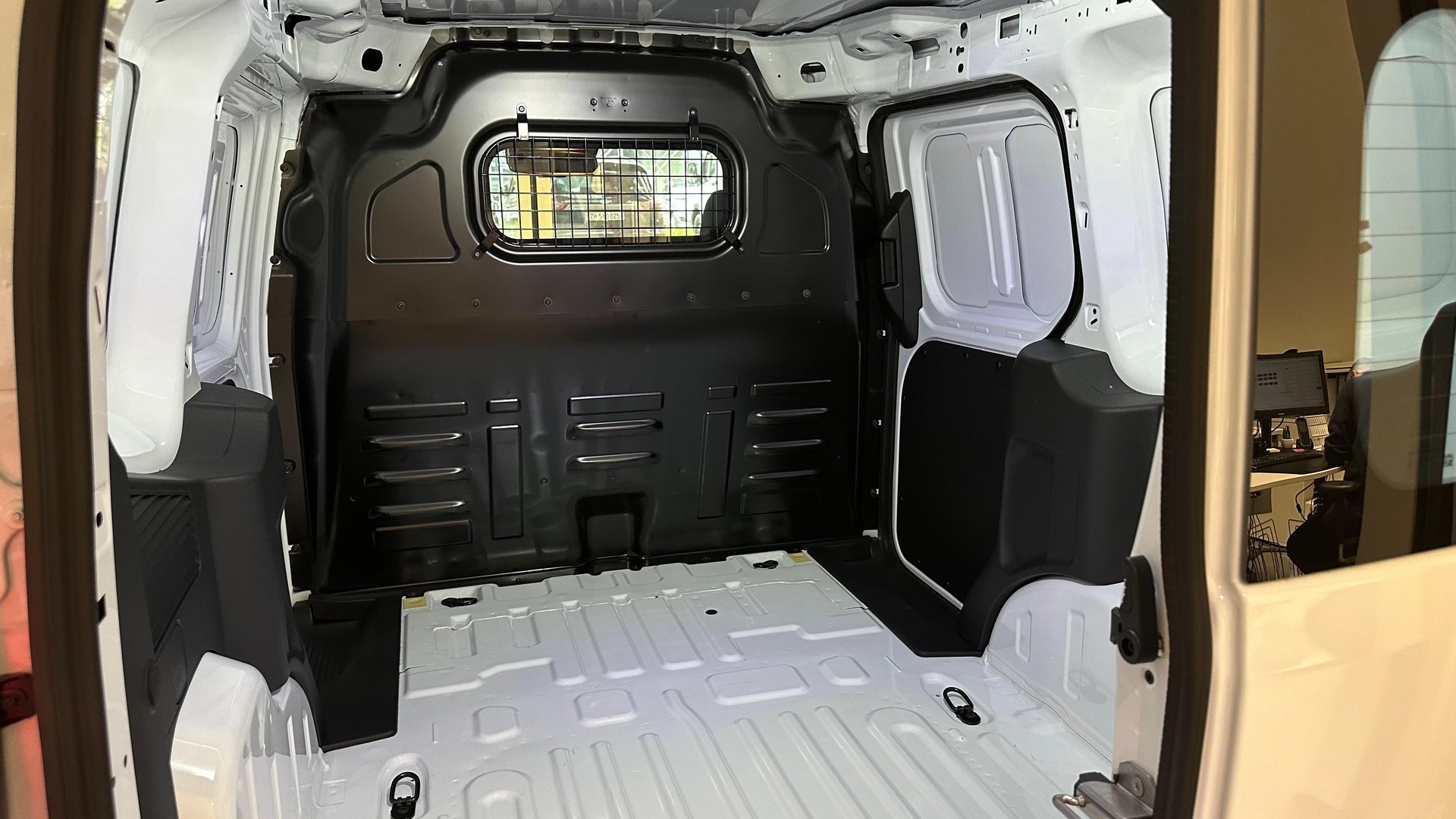 FORD Transit Courier Van 1.0 EcoBoost Trend-image-13
