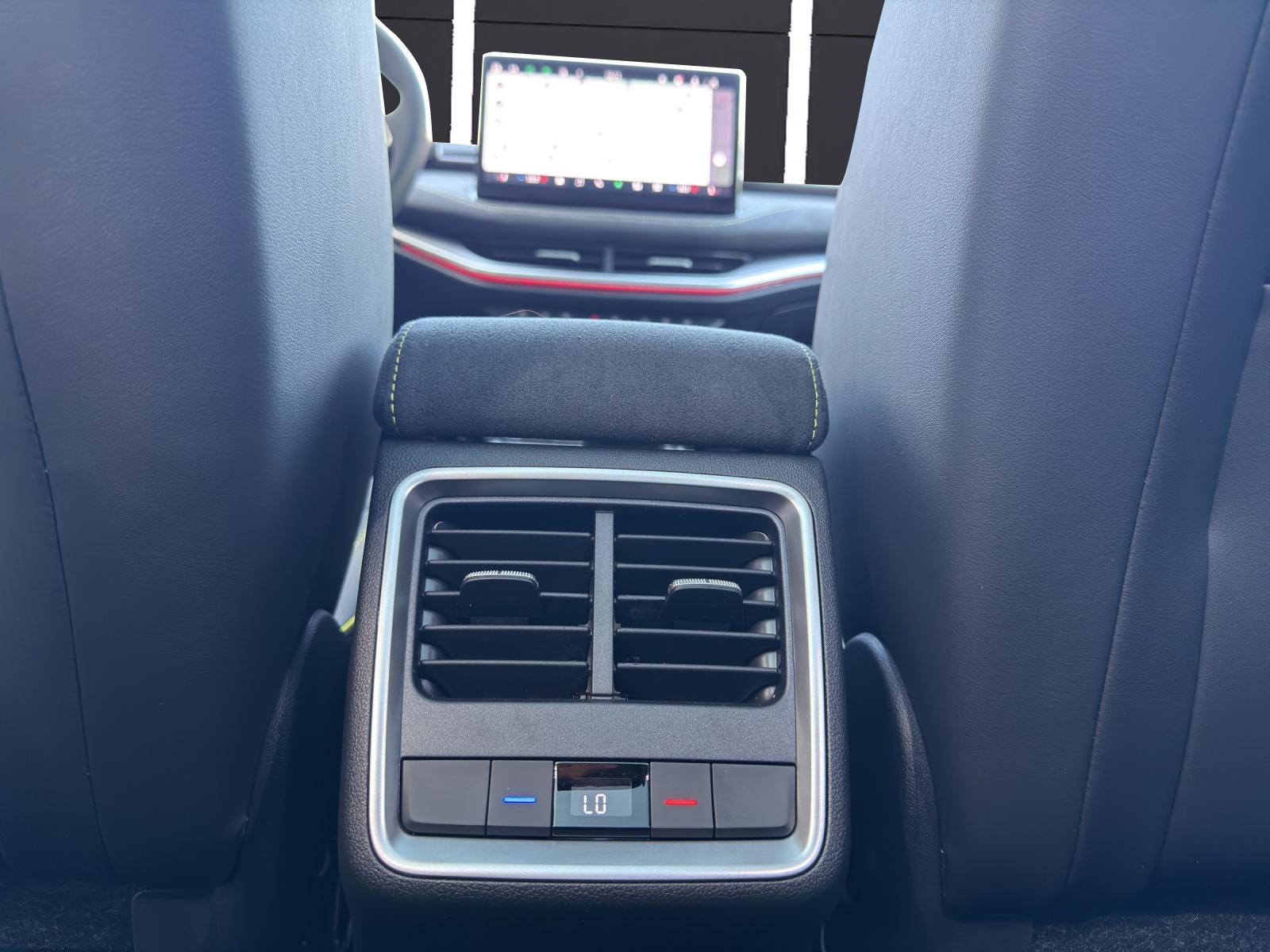 SKODA Enyaq RS Coupe iV 4x4-image-16