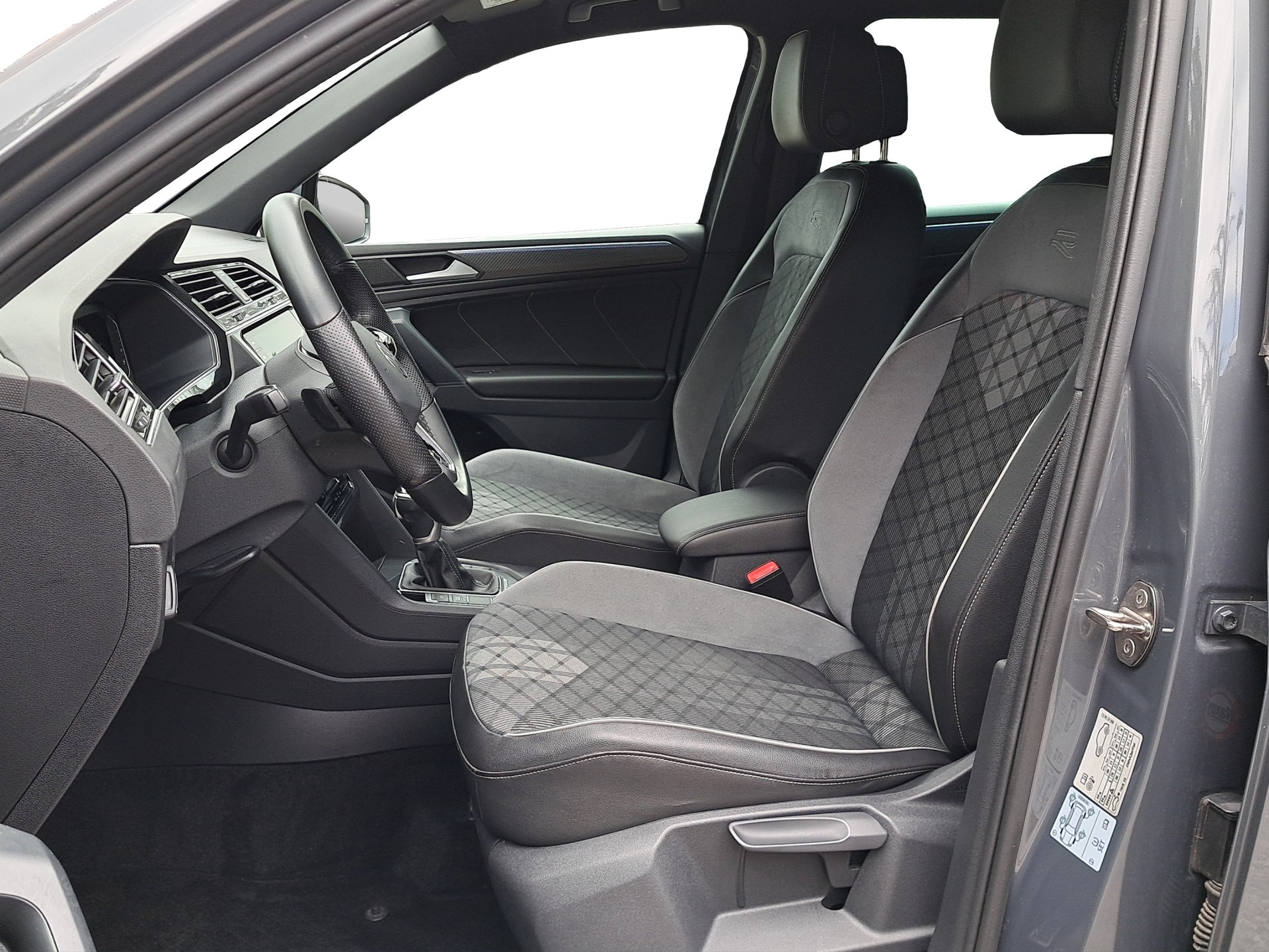 VW Tiguan 2.0TSI R-Line 4Motion DSG-image-10