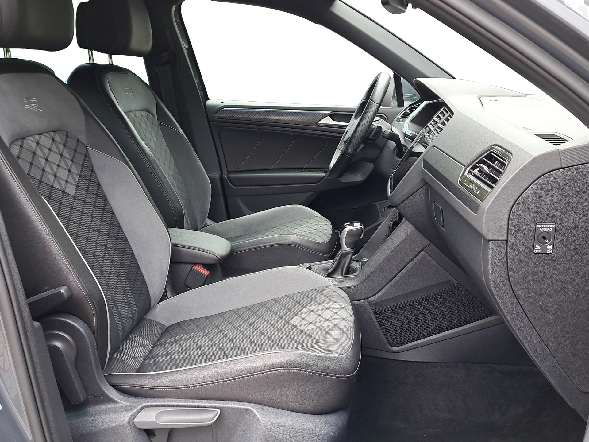 VW Tiguan 2.0TSI R-Line 4Motion DSG-image-7