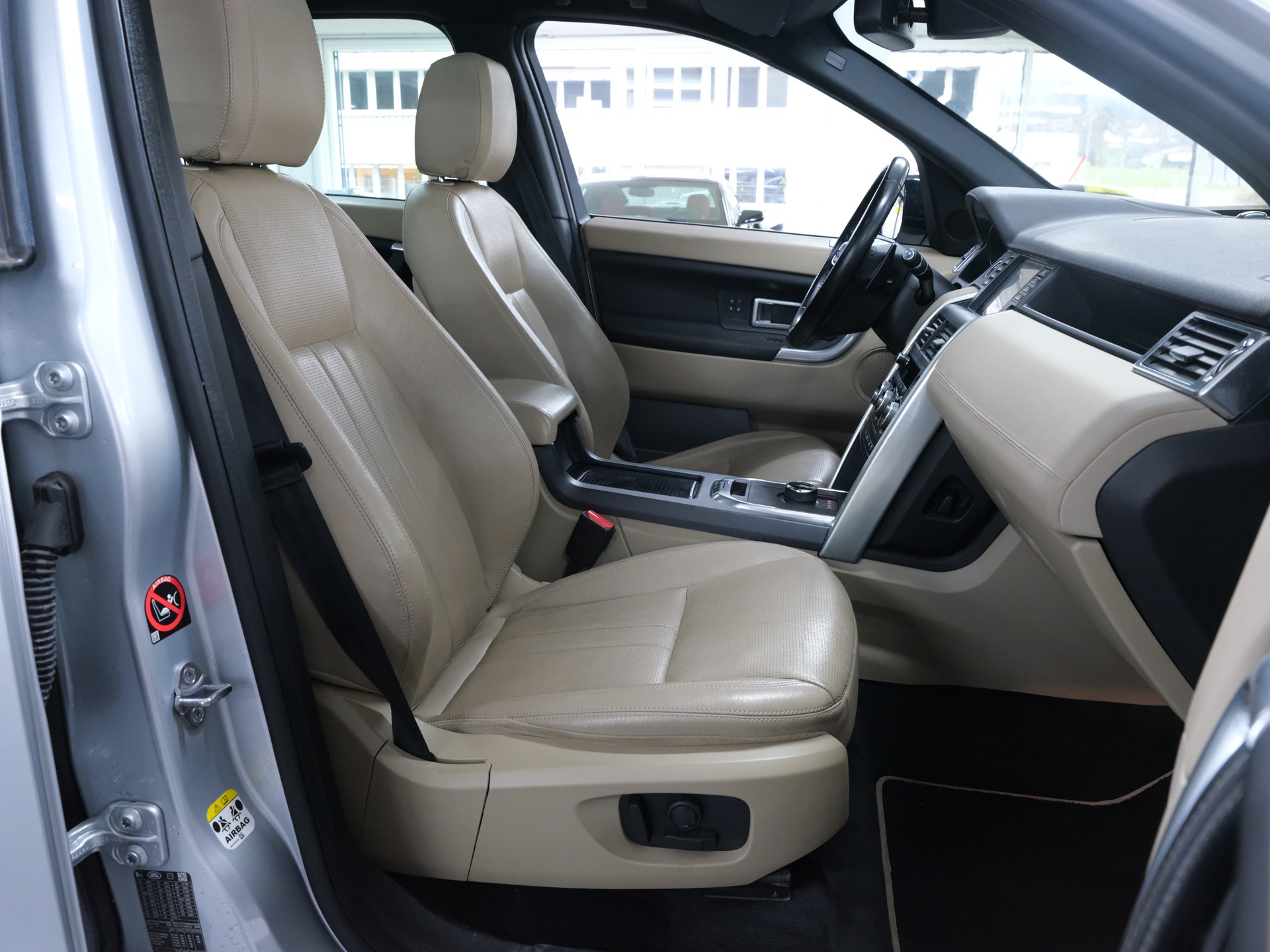 LAND ROVER Discovery Sport 2.0 SD4 SE AT9 *Head up Display* Surround View* *Fahrassistenzpaket*-image-27