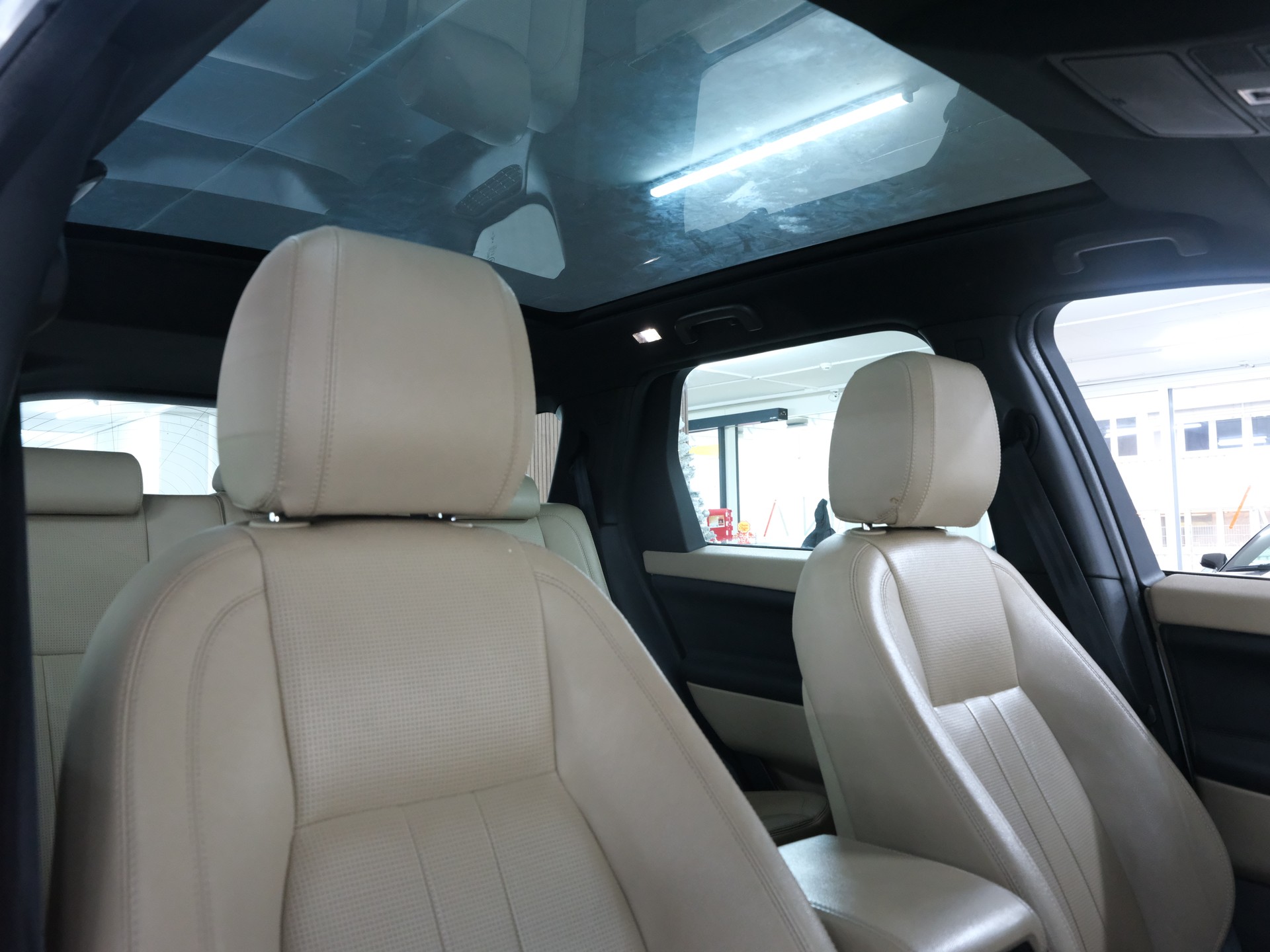 LAND ROVER Discovery Sport 2.0 SD4 SE AT9 *Head up Display* Surround View* *Fahrassistenzpaket*-image-28