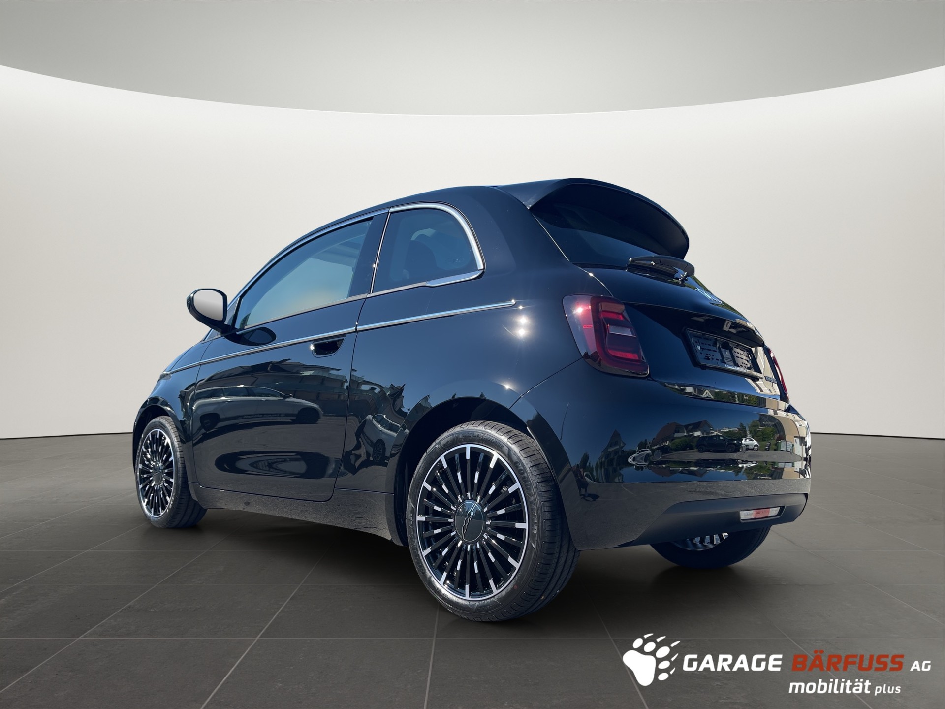 FIAT 500 1.0 Hybrid La Prima-image-2