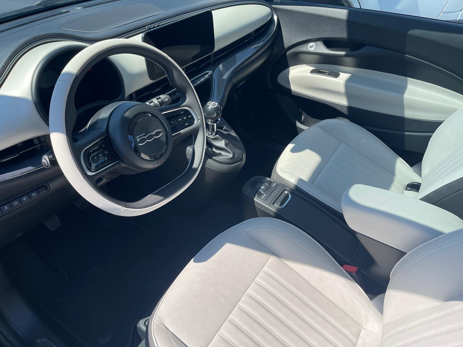 FIAT 500 1.0 Hybrid La Prima-image-7