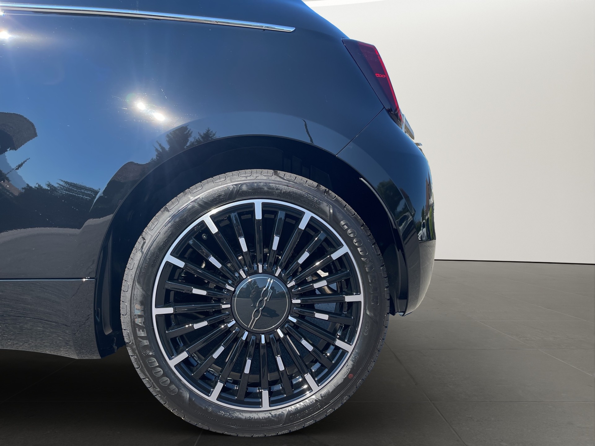 FIAT 500 1.0 Hybrid La Prima-image-17