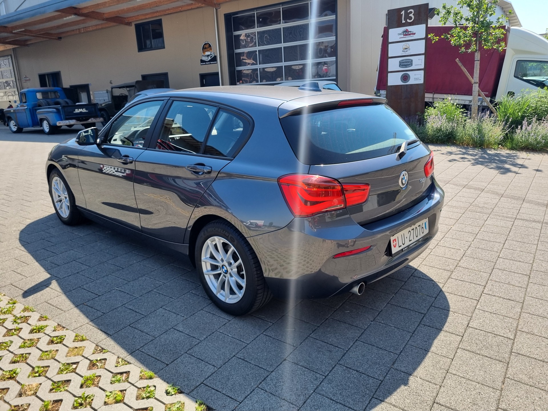 BMW 118i-image-2