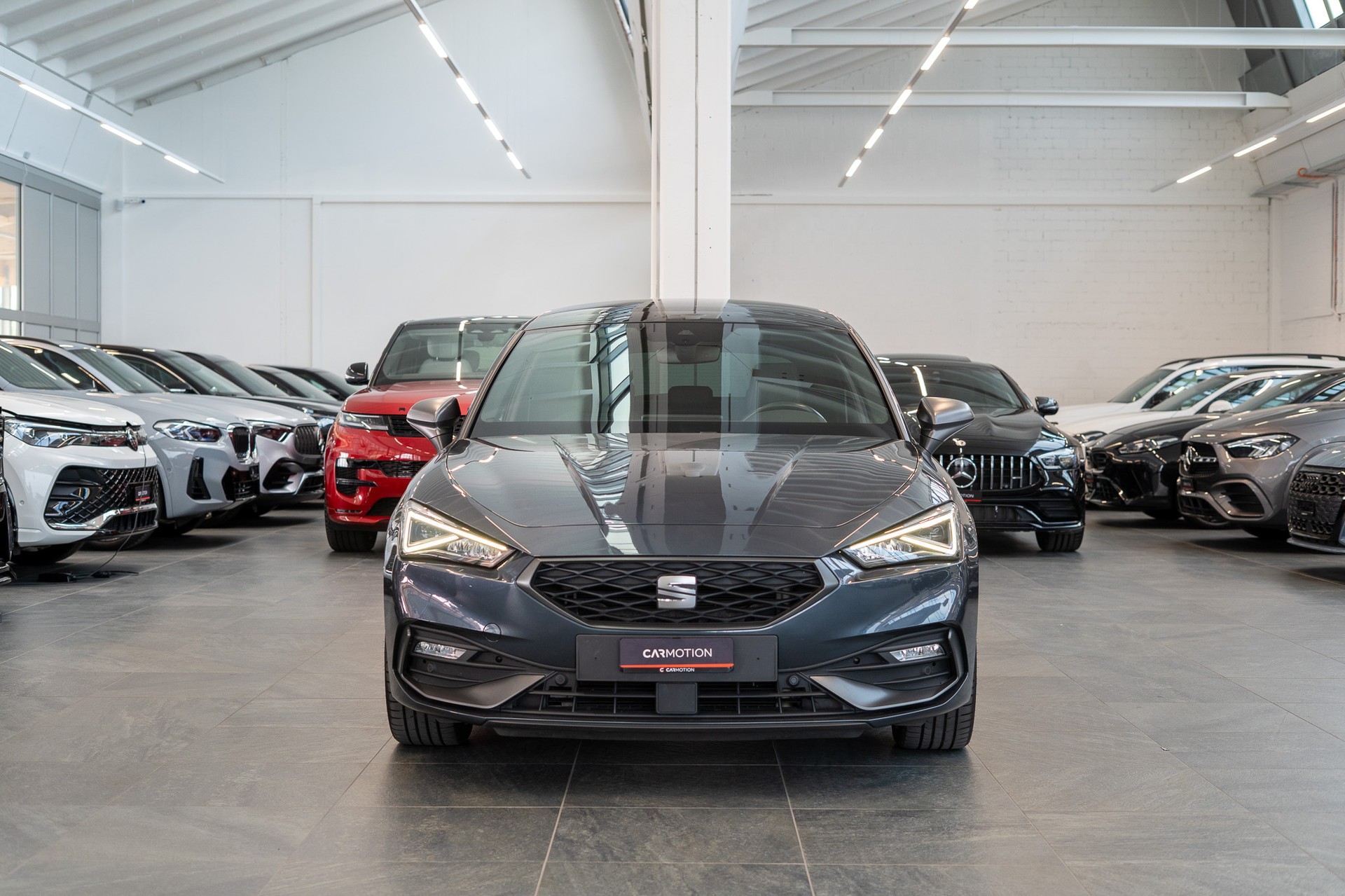 SEAT Leon 2.0 TSI FR DSG / Panorama-Glasdach / el.Sitze / Rückfahrkamera-image-1