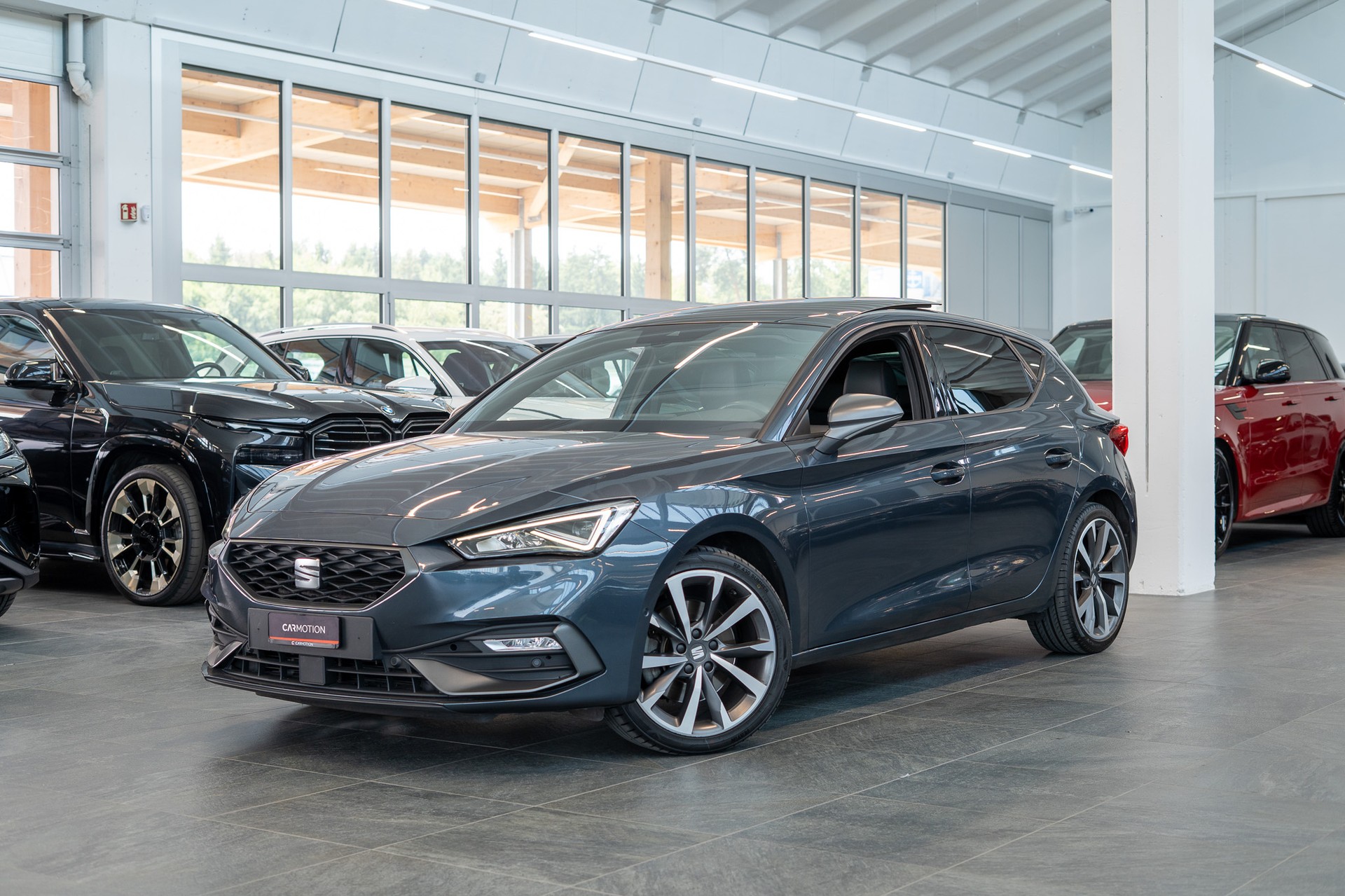 SEAT Leon 2.0 TSI FR DSG / Panorama-Glasdach / el.Sitze / Rückfahrkamera-image-0