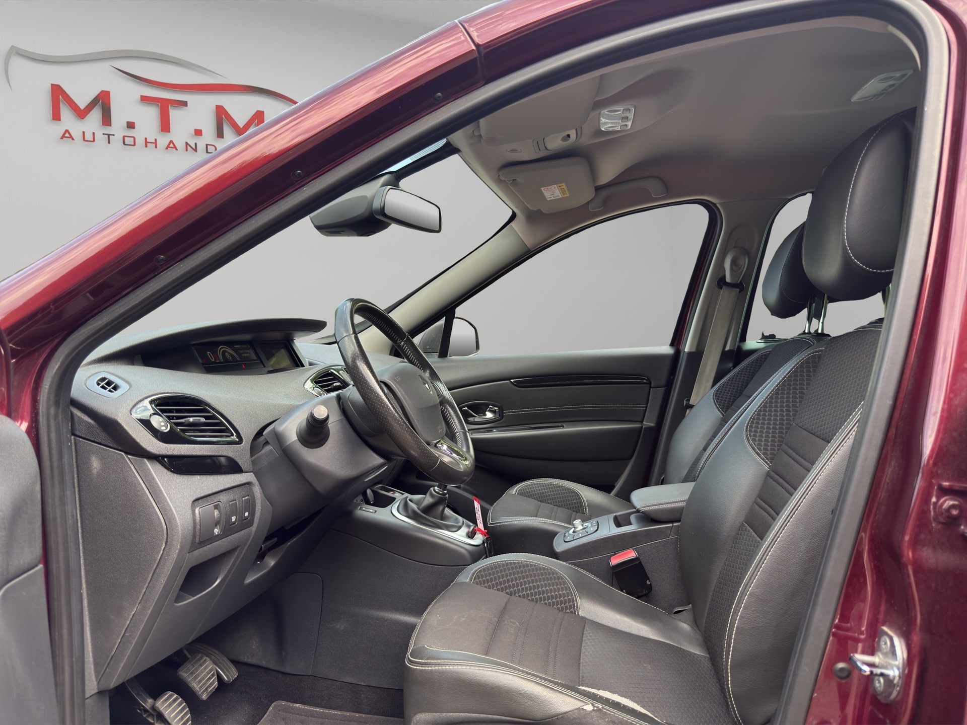 RENAULT Grand Scénic 1.6 dCi Bose-image-12
